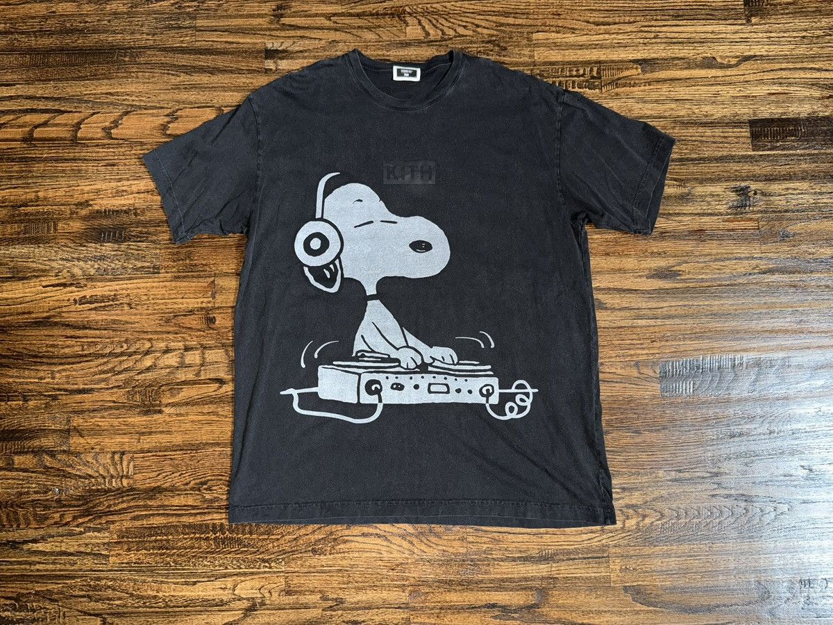 Kith × Peanuts Kith x Peanuts Snoopy DJ Vintage Tee Large | Grailed