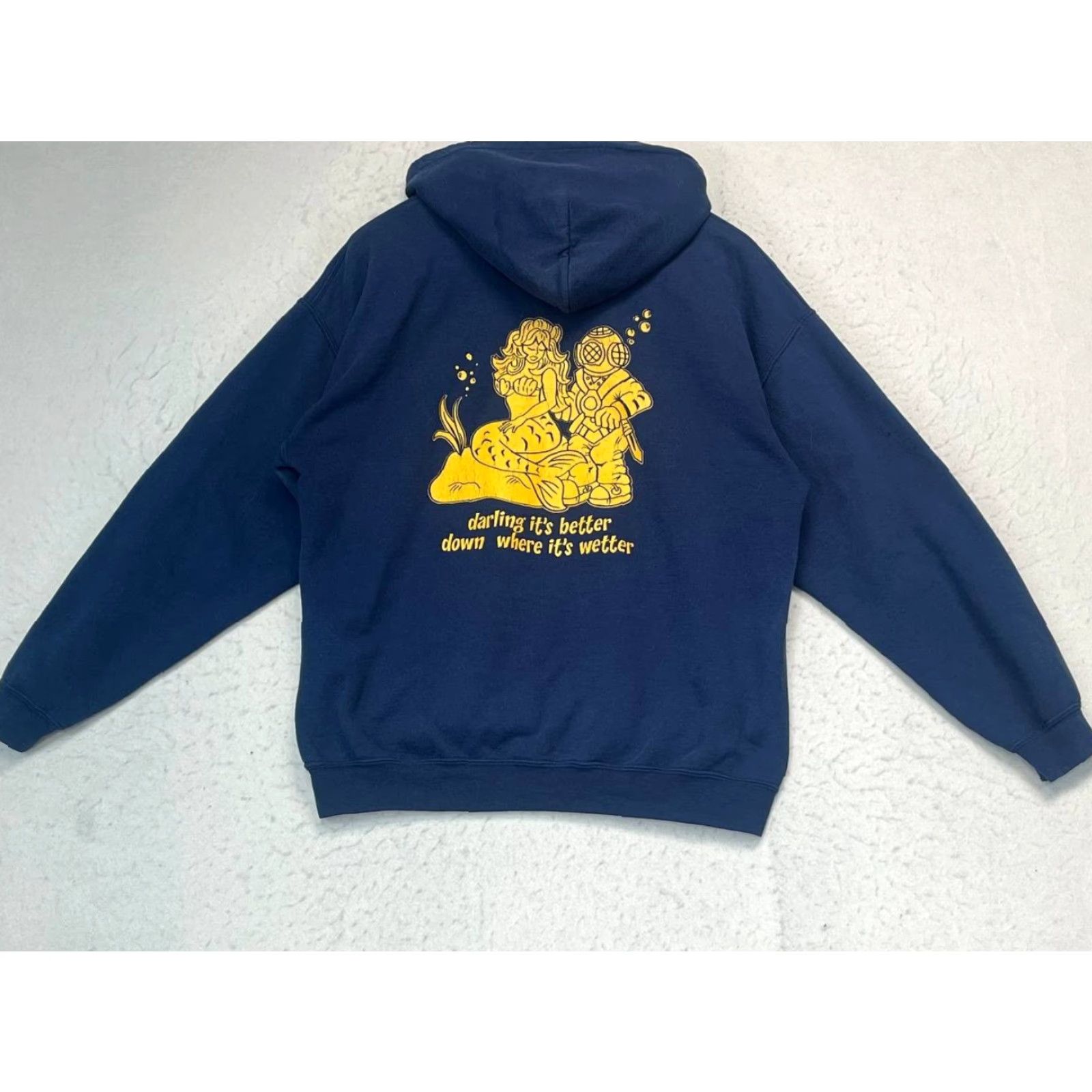 Gildan DIVER Darling Hoodie Size Large Blue Mermaid Pullover Gildan Heavy Blend See All Pics Mens Hoodie Size US L / EU 52-54 / 3 - 2 Thumbnail