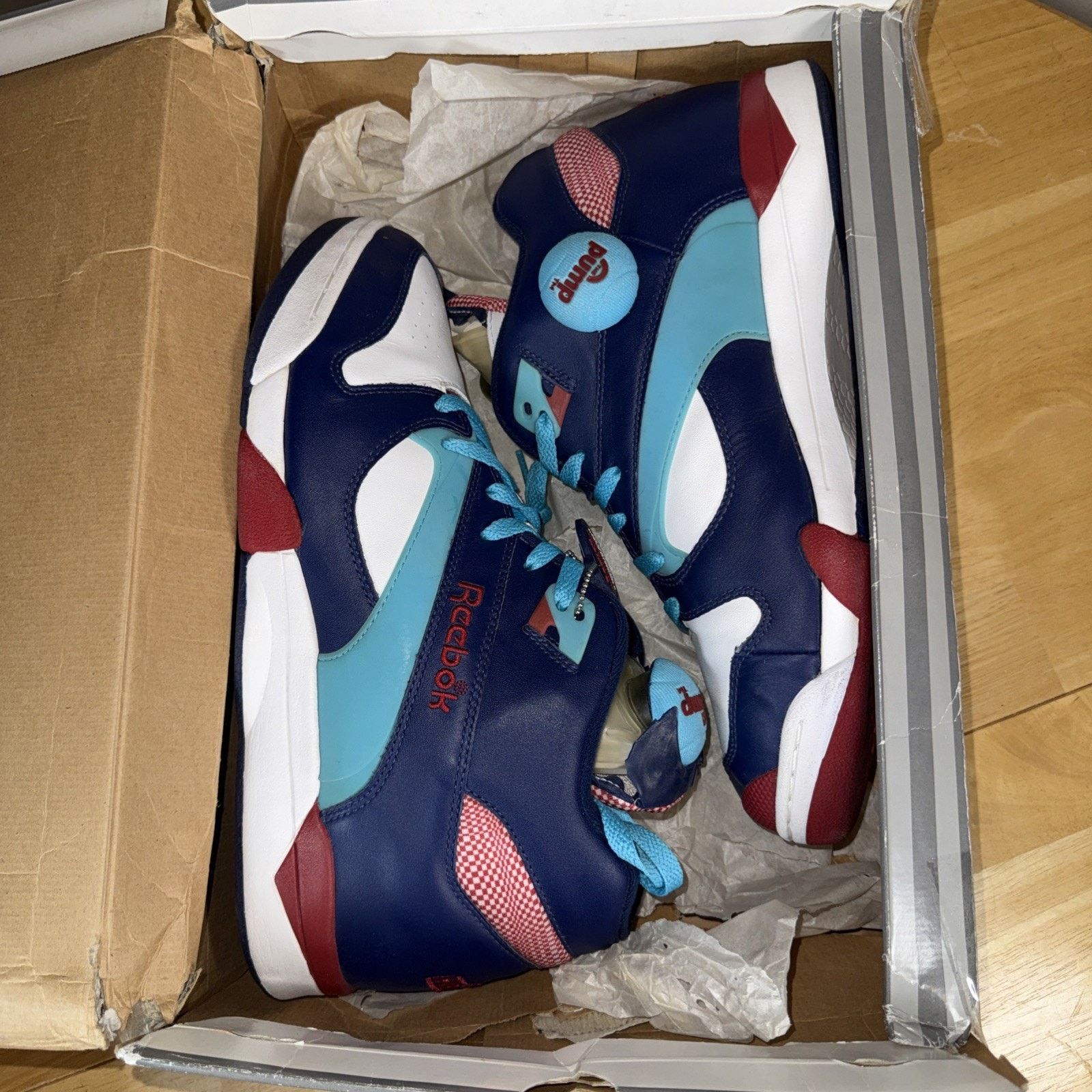 Reebok MENS 12 Reebok Court Victory Pump Pro Navy With OG BOX Size US 12 / EU 45 - 10 Thumbnail