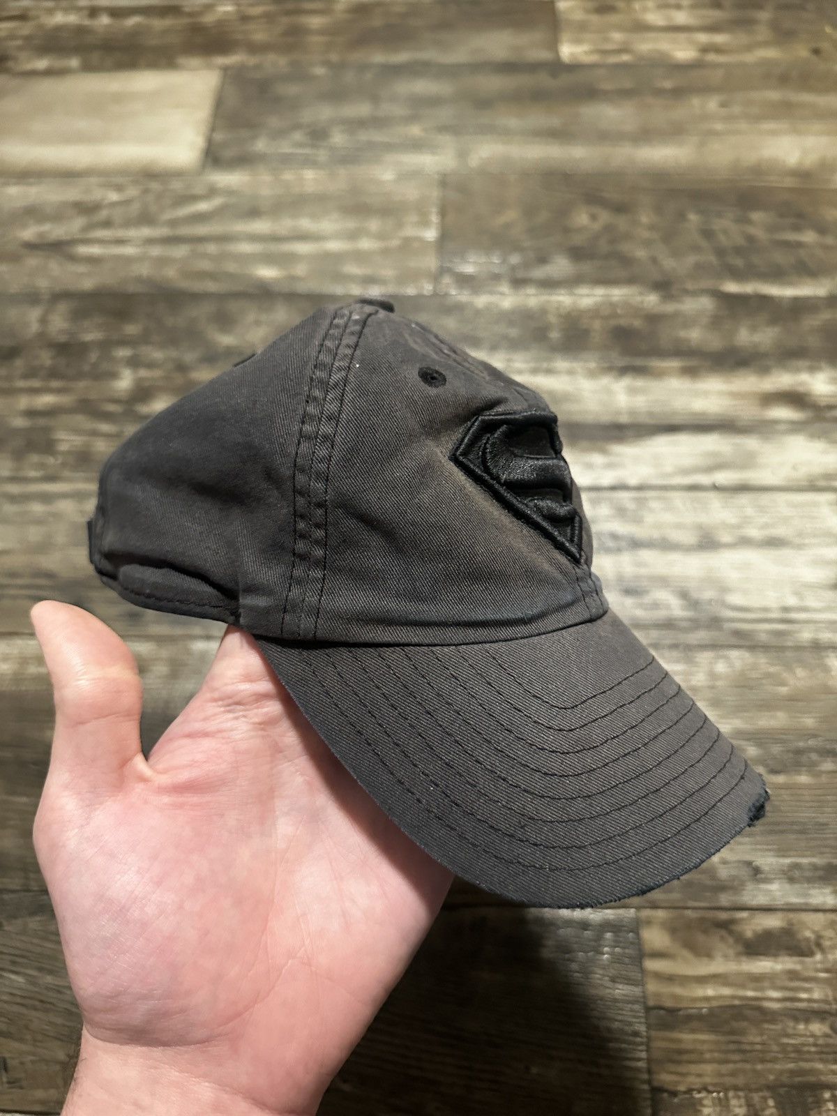 DC Comics RARE DC Universe Online x New Era Distressed Superman Hat Size ONE SIZE - 3 Thumbnail