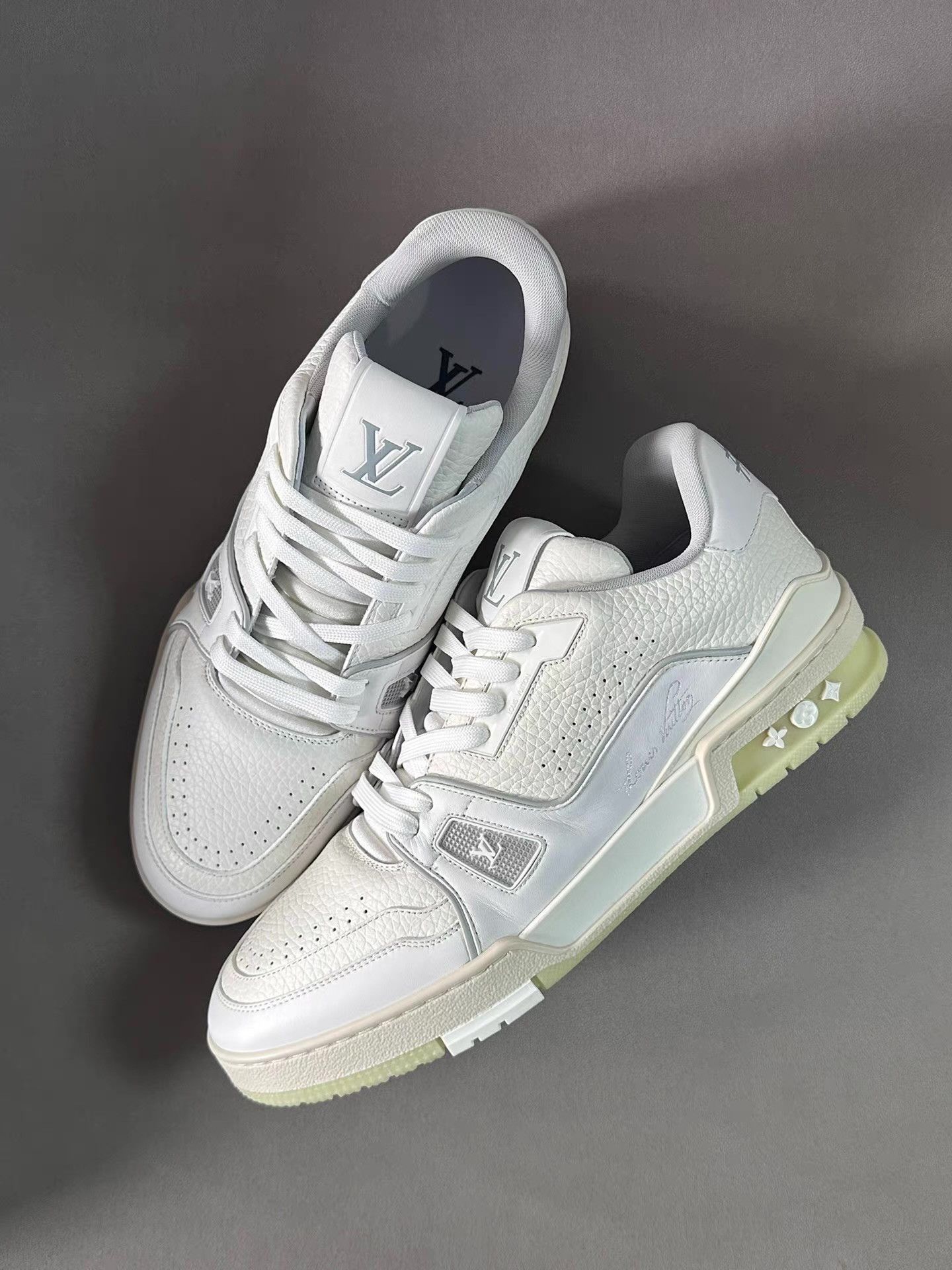 Louis Vuitton Louis Vuitton Trainer White Cement Ｑ20 Size US 9 / EU 42 - 1 Thumbnail