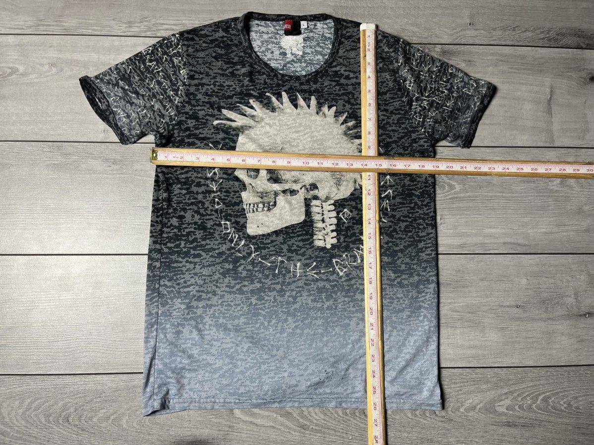 Diesel Vintage Diesel punk skulls tshirt y2k size Large Size US L / EU 52-54 / 3 - 6 Thumbnail