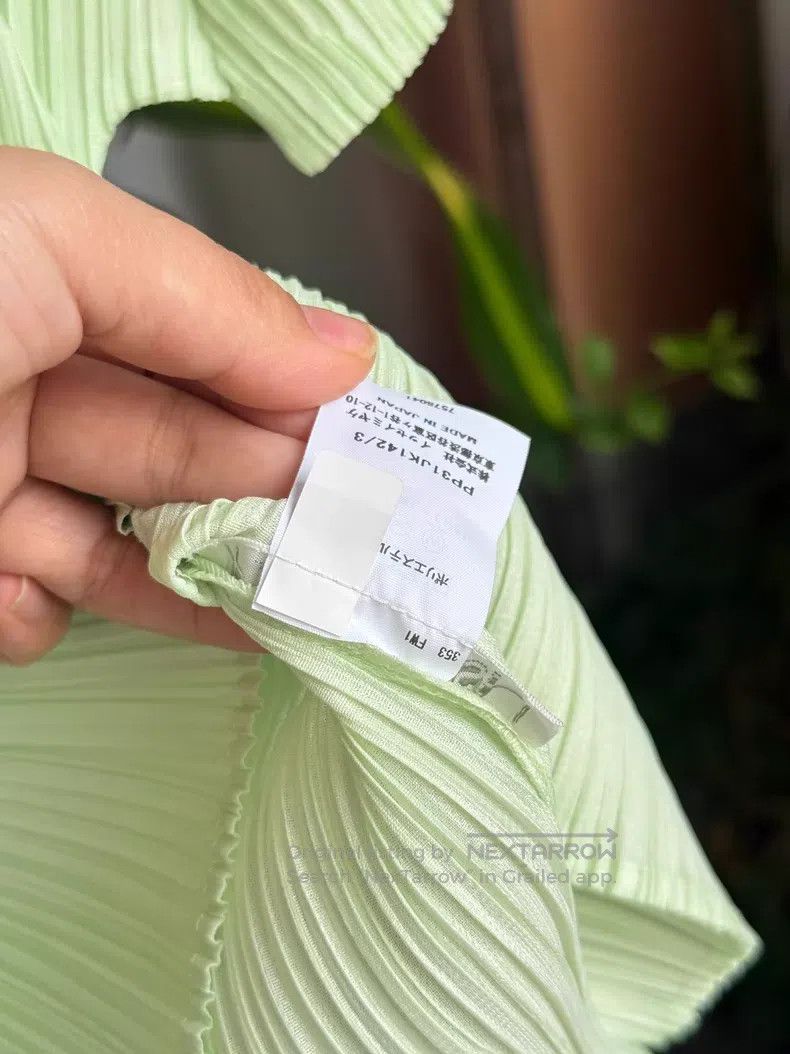 Issey Miyake Issey Miyake Light Green Pleated Short Sleeve T-Shirt Size L / US 10 / IT 46 - 4 Thumbnail