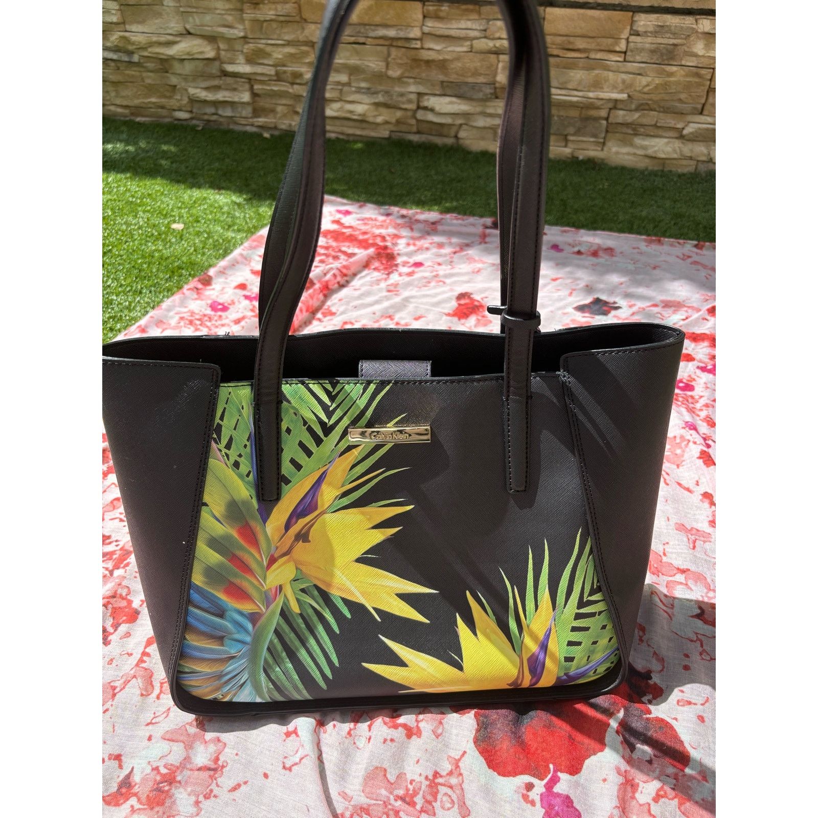 Calvin Klein CALVIN KLEIN MARISA SAFFIANO LEATHER SHOULDER BAG Size ONE SIZE - 3 Thumbnail