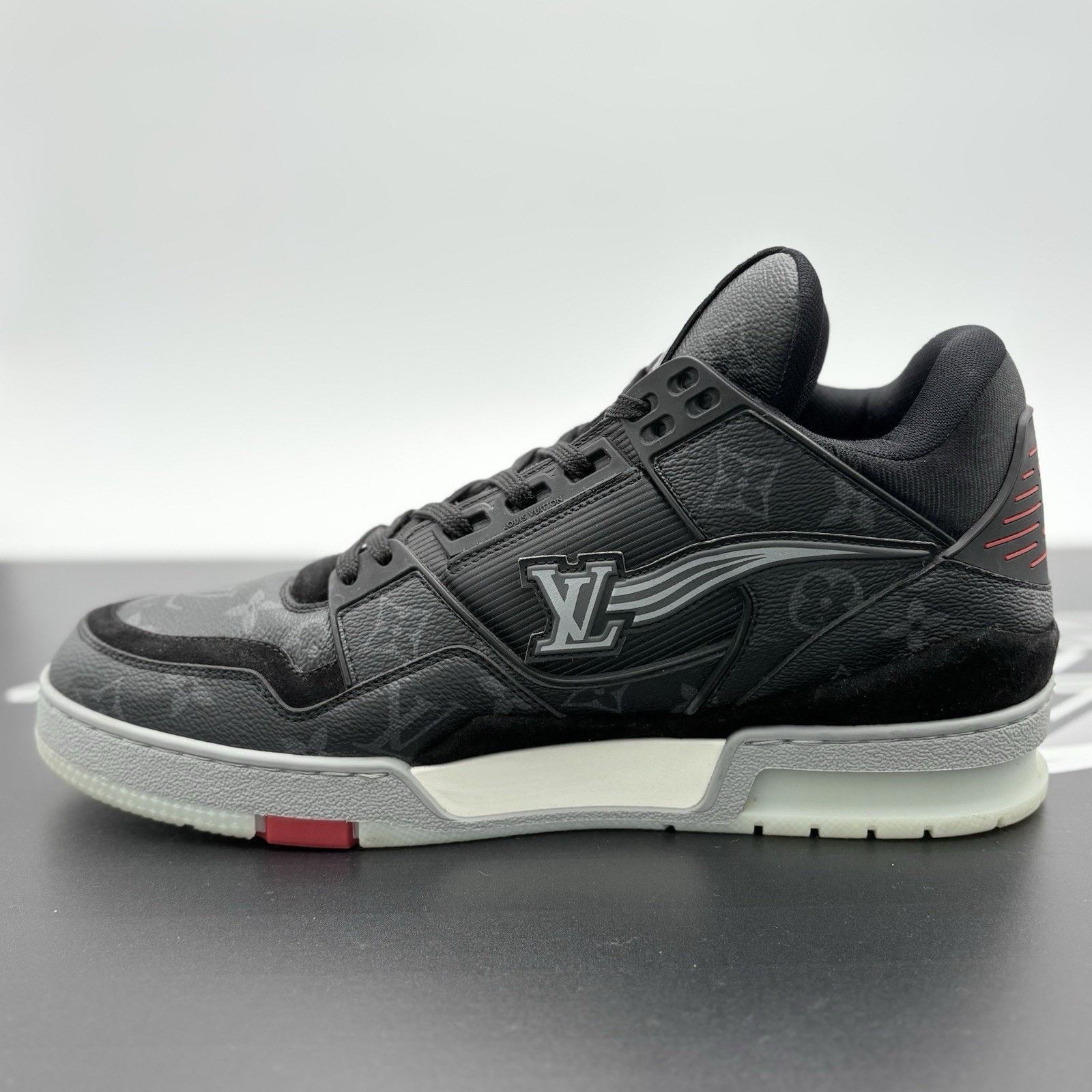 Louis Vuitton Louis Vuitton Trainer Eclipse ' Black Grey ' | CLEAN! Size US 11 / EU 44 - 4 Thumbnail