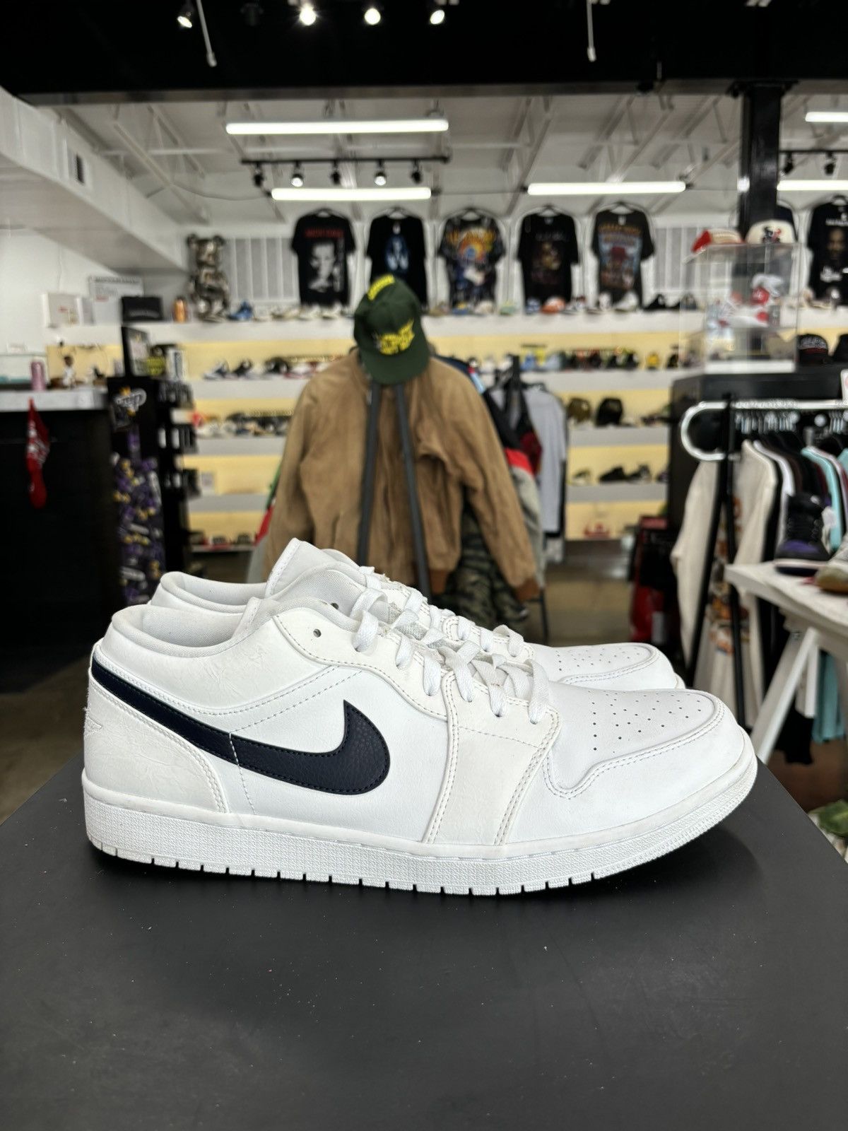 Jordan Brand Jordan 1 Low White Obsidian Sz. 14 Size US 14 / EU 47 - 7 Thumbnail