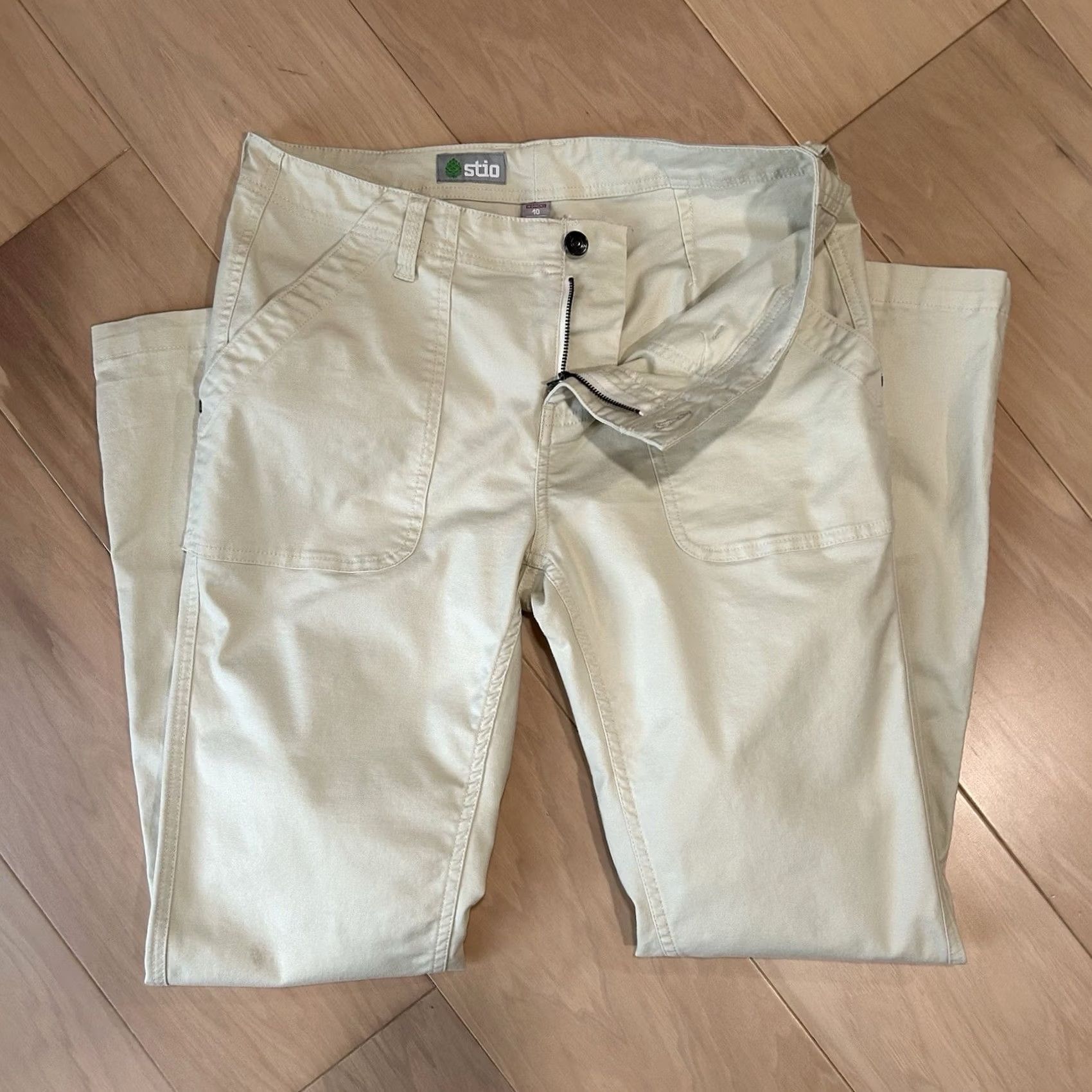 Vintage Stio Utility Patch Pocket Twill Pant Womens 10 Tan Straight Leg Flat Front Zip Button Size 32" / US 10 / IT 46 - 5 Thumbnail