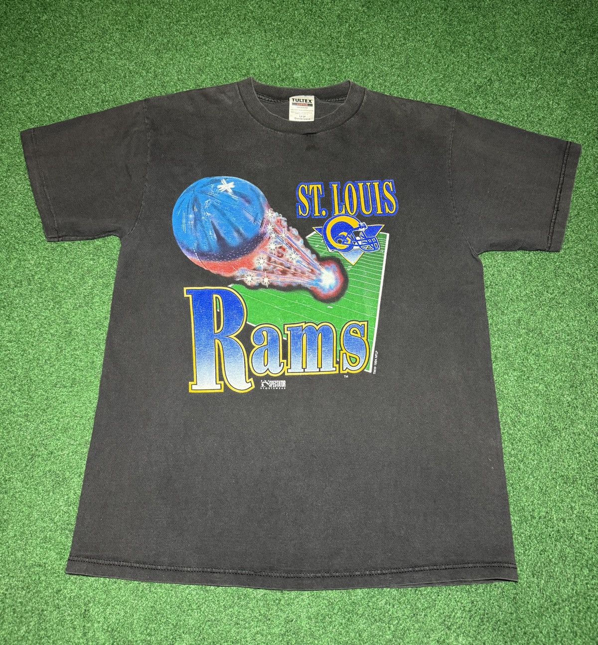 Vintage Vintage 90s St Louis Rams Explosion RARE Retro NFL T Shirt Size US L / EU 52-54 / 3 - 1 Thumbnail