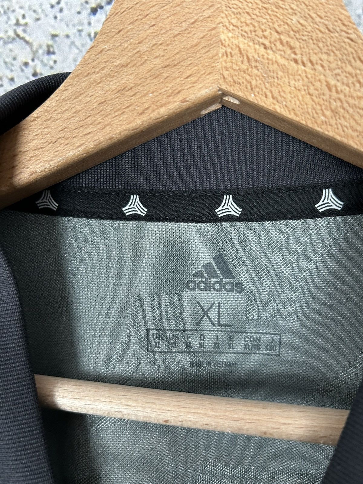 Adidas Adidas Jersey Sportswear Streetwear Rare Hype Retro Size US XL / EU 56 / 4 - 6 Thumbnail