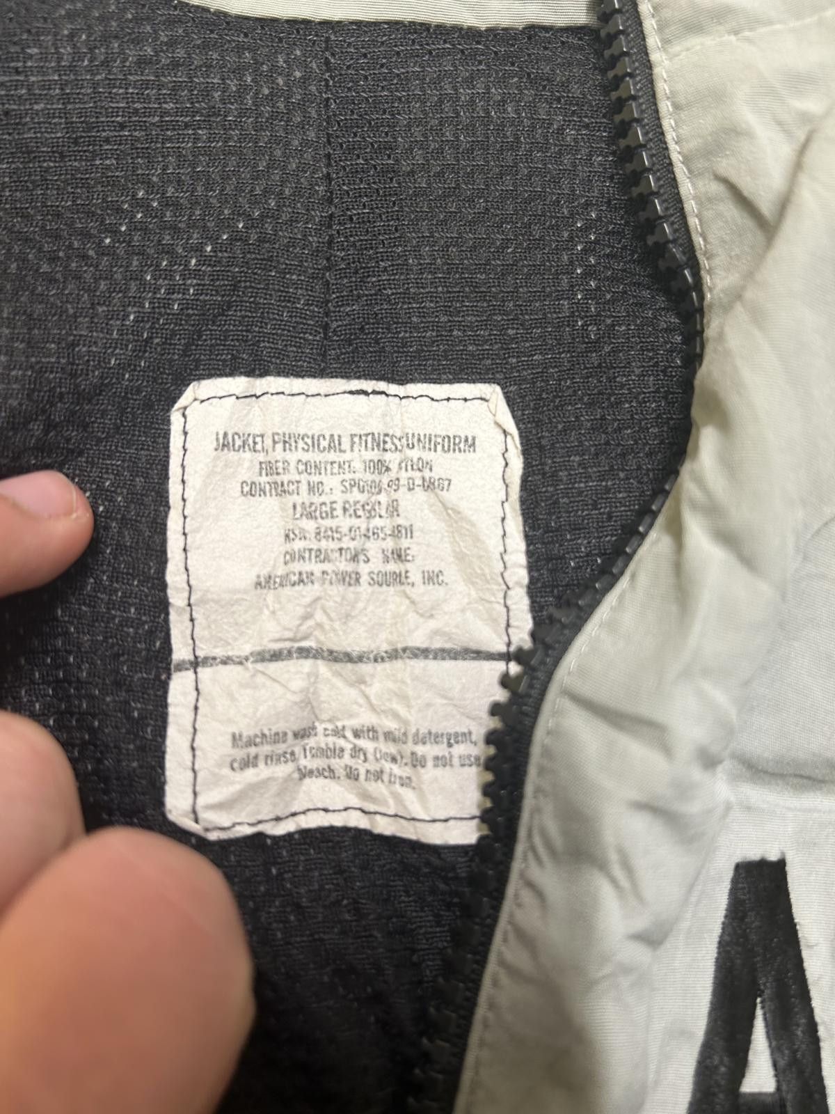 Designer Vintage Army Windbreaker Jacket Size US L / EU 52-54 / 3 - 7 Thumbnail