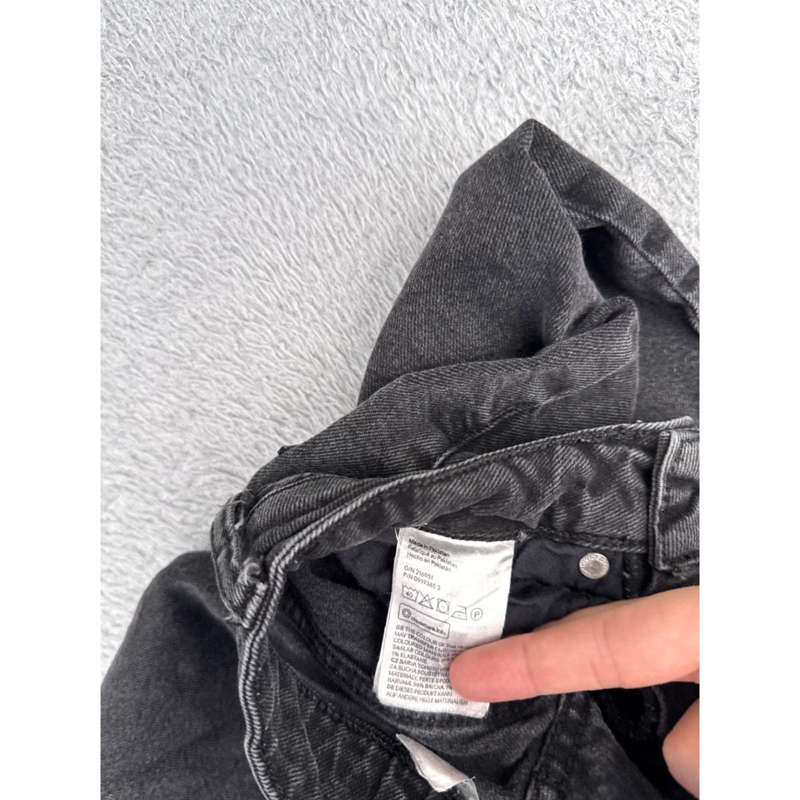 Vintage Divided Jeans Womens 0 Black Denim Tapered Raw Hem Button Fly Cotton Blend 22x25 Mens? Size 25" / US 0 / IT 36 - 7 Thumbnail