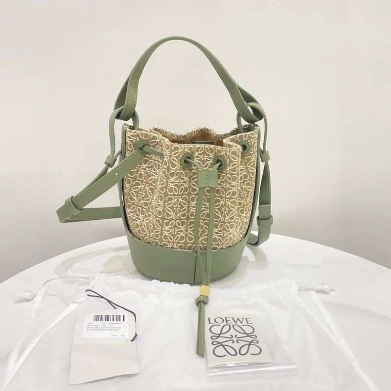 Loewe loewe Green Balloon Bucket Bag 2503-Nextarrow Size ONE SIZE - 1 Thumbnail