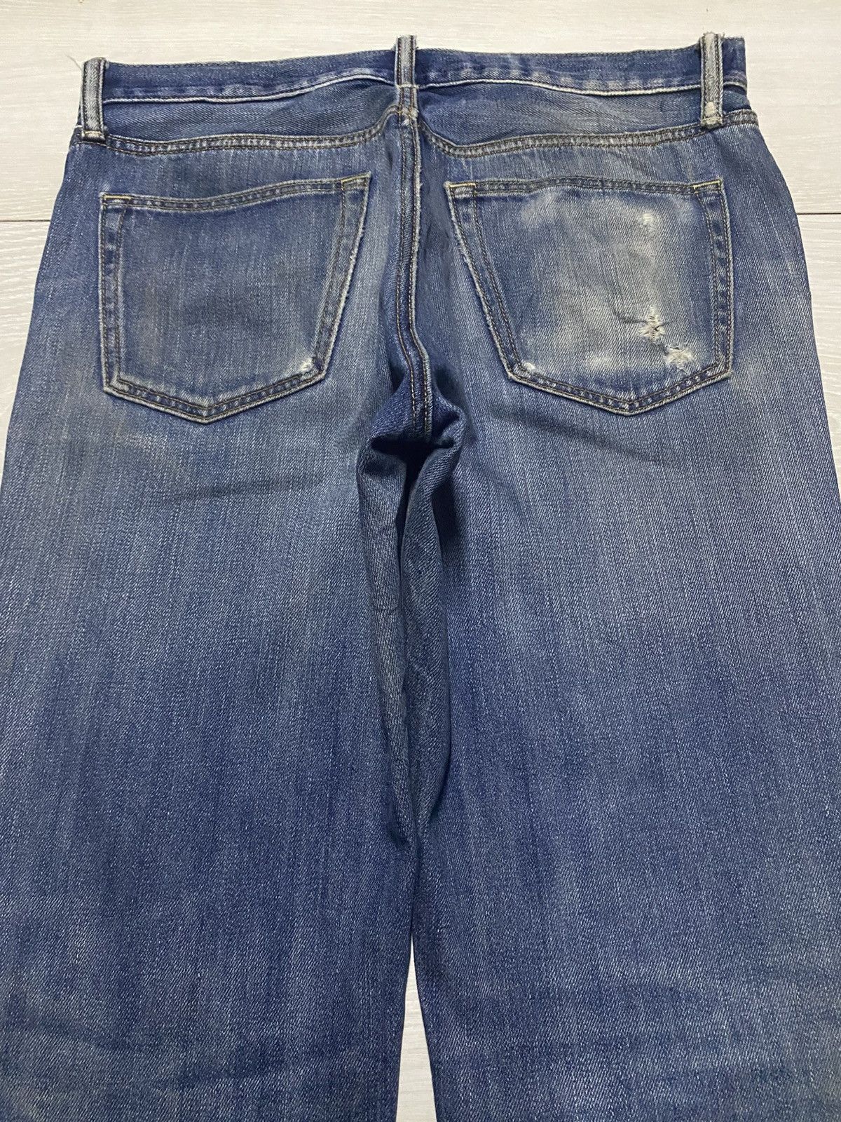 Japanese Brand Vintage Japanese Brand Uniqlo Fade Wash Lose Straight Jeans Size US 34 / EU 50 - 3 Thumbnail