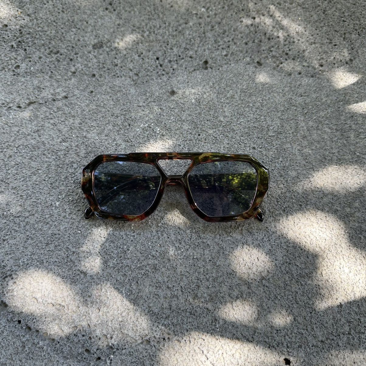 Other SUNGLASSES BRAND NEW CLASSIC RETRO VINTAGE KD22003-01 Size ONE SIZE - 1 Thumbnail