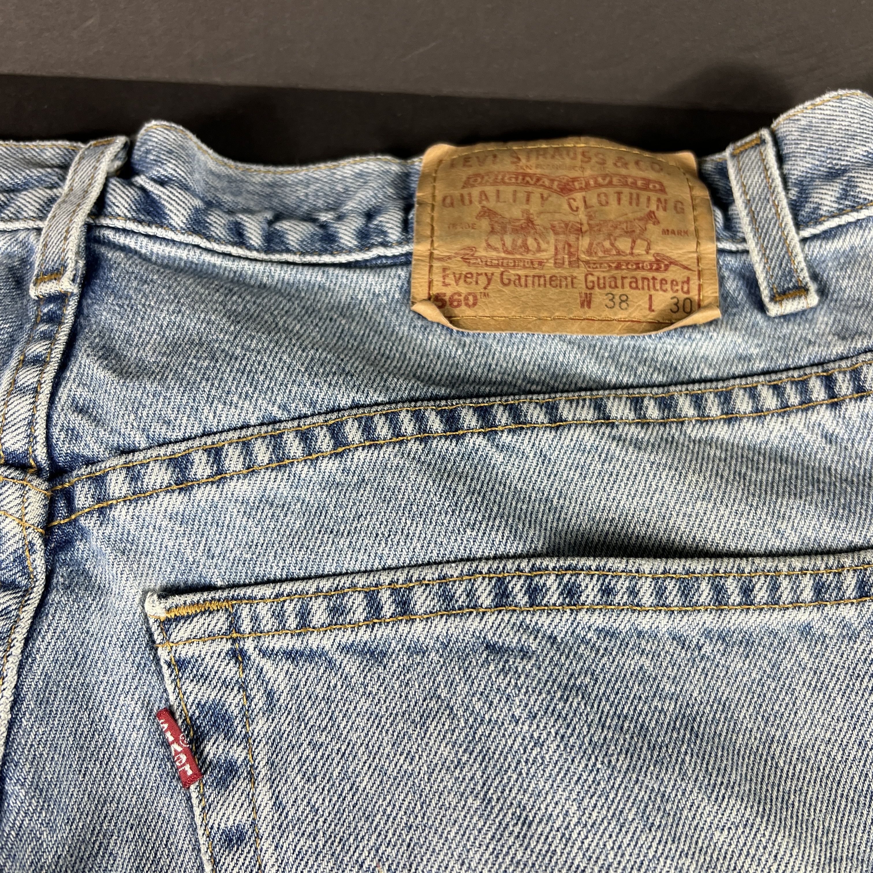 Levi's × Vintage Y2K Levi's Jeans 560 Loose Tapered Light Blue Faded Denim Size US 38 / EU 54 - 15 Thumbnail