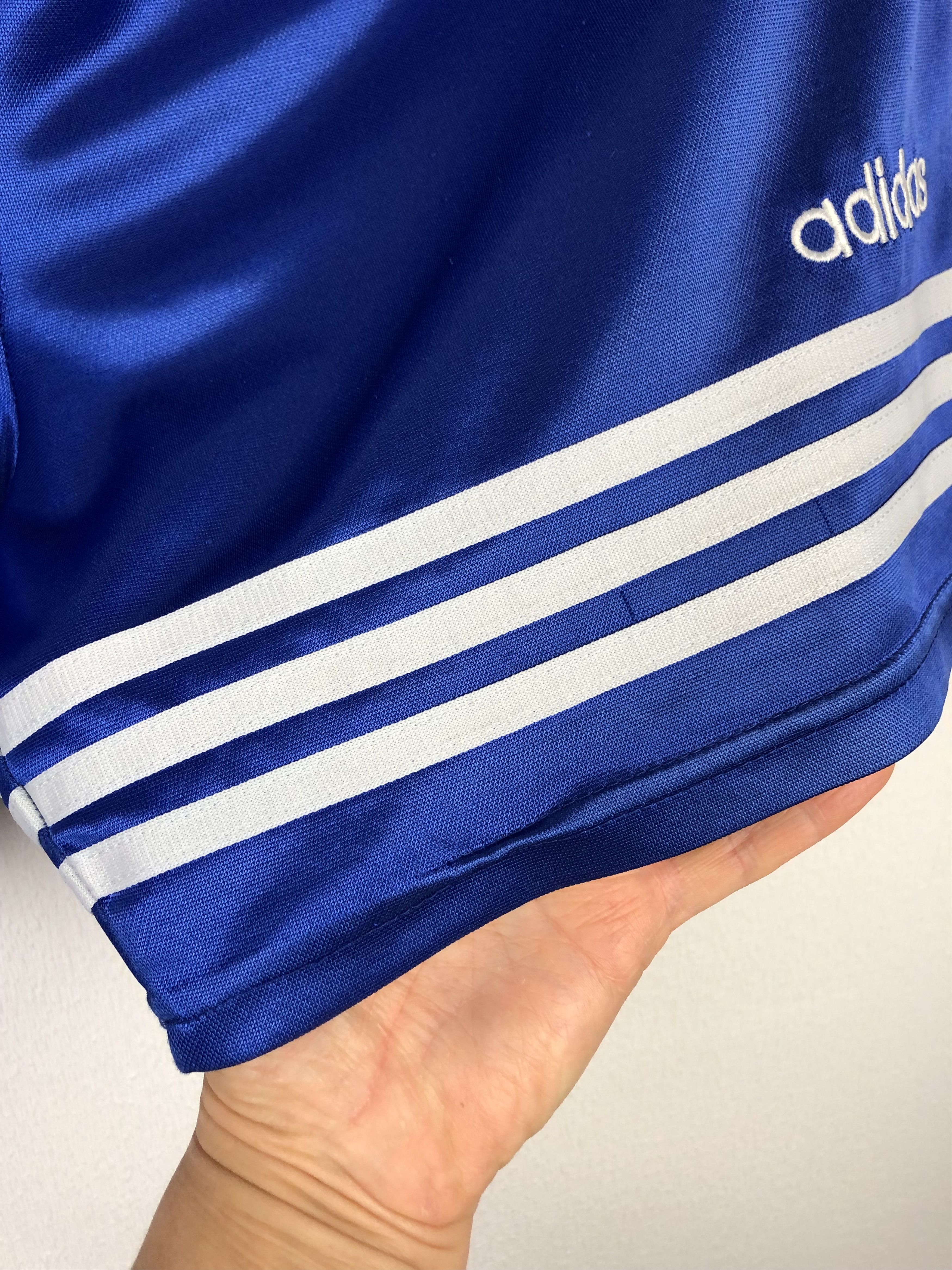 Adidas Vintage Adidas Bayern Munich Football Shorts Soccer Size S Size US 28 / EU 44 - 5 Thumbnail