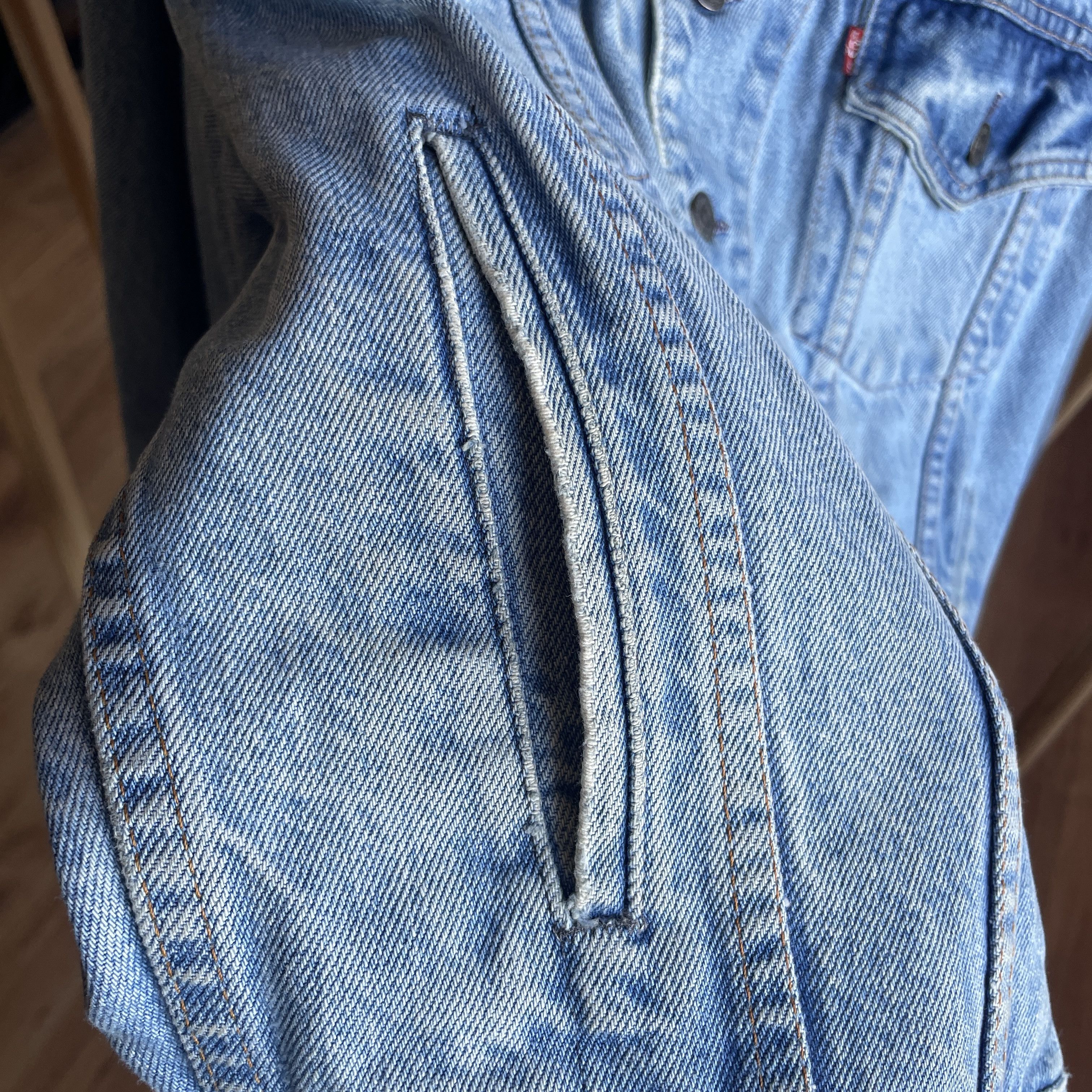 Levi's Levi's Vintage 80's Made in Canada Distressed Denim Jacket Size US M / EU 48-50 / 2 - 10 Thumbnail