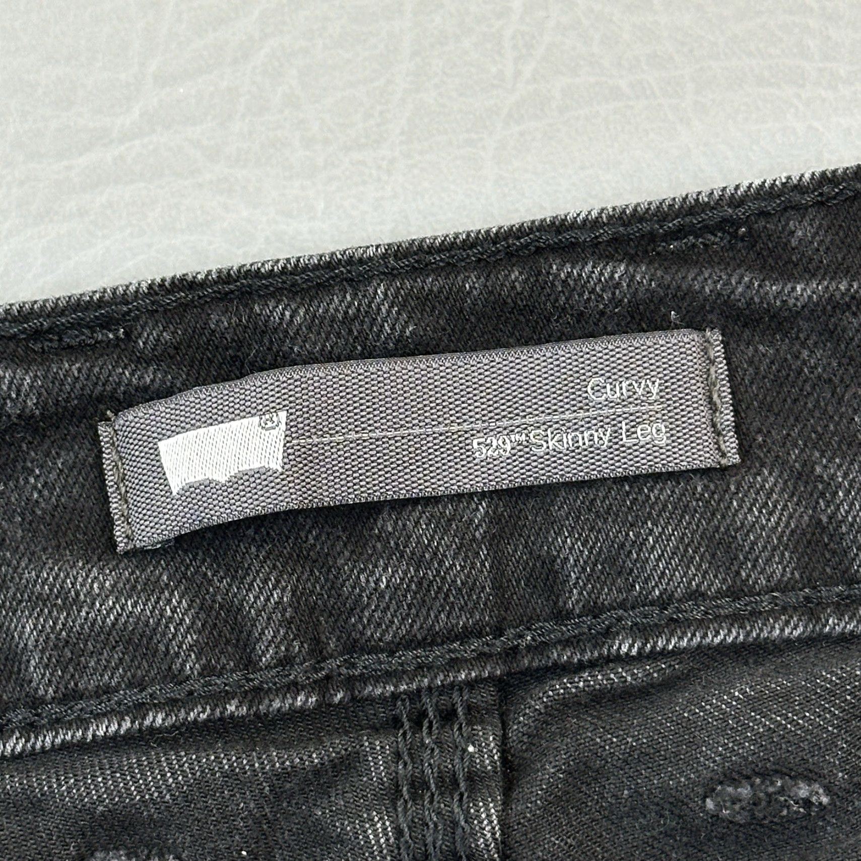 Levi's VINTAGE Levi's Shorts Women 30 Black 529 Curvy Skinny Leg Cut-Off Distressed Stretch Denim 6 Inseam Jeans Casual Womens Retro 90s Size 30" / US 8 / IT 44 - 5 Thumbnail