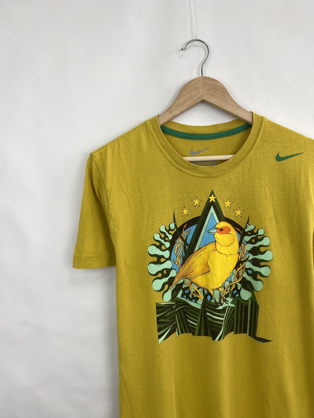 Nike 🇧🇷 Nike Brazil Bird Soccer T-Shirt Rare Retro Hype Y2K Size US L / EU 52-54 / 3 - 2 Thumbnail