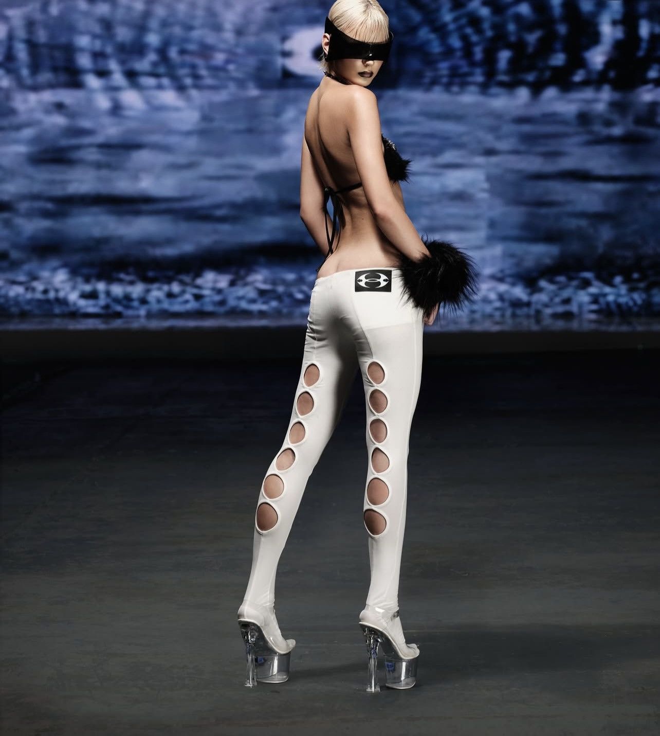 Other Cozy Worldwide Sculpted White Cyber Cut Out Pants Size 25" / US 0 / IT 36 - 6 Thumbnail