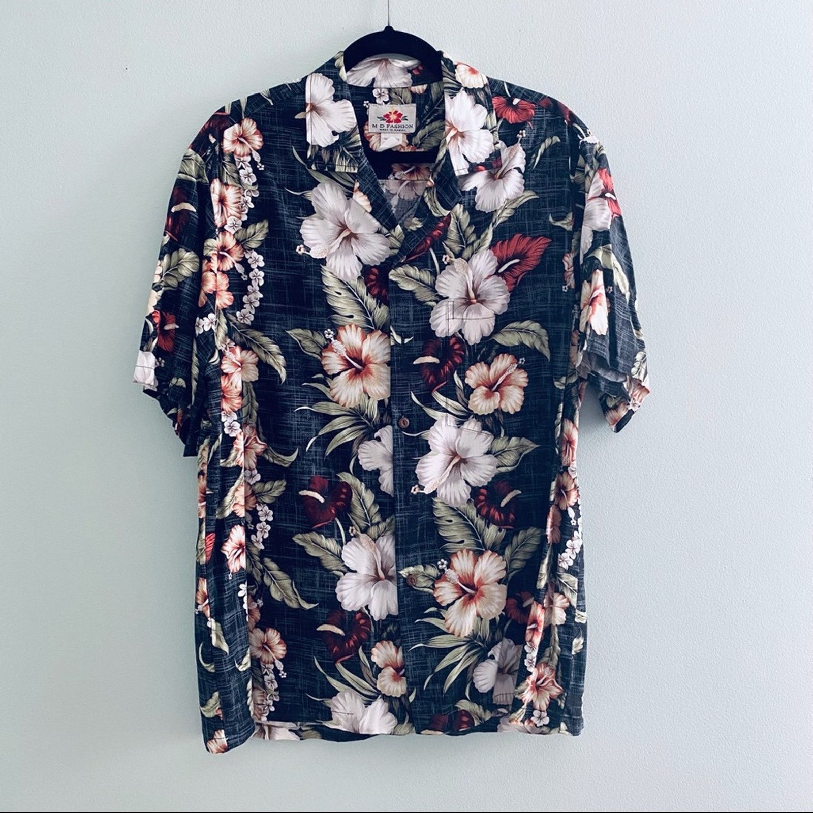 Vintage Vintage Made in Hawaii black Hawaiian button down size L Size US L / EU 52-54 / 3 - 2 Thumbnail
