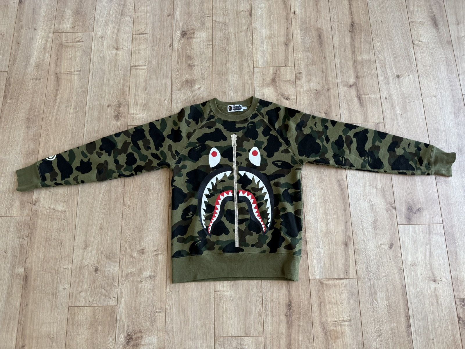 Bape BAPE 1st Camo Metal Zip Shark Crewneck Size US S / EU 44-46 / 1 - 1 Thumbnail