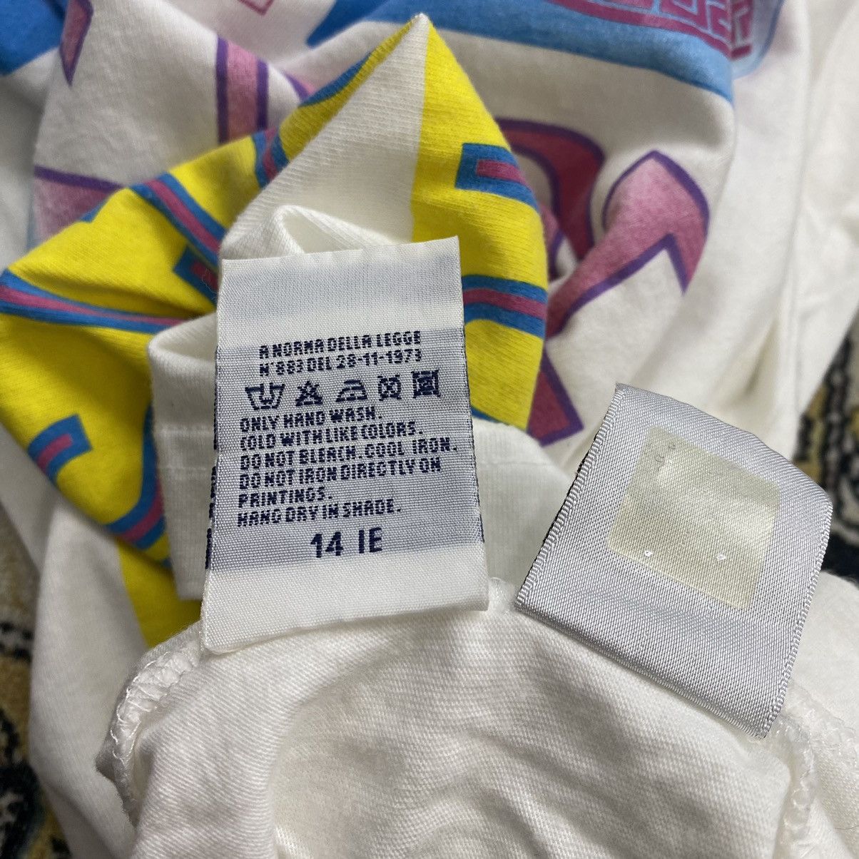 Versace Jeans Couture × Vintage Vintage 90s VERSACE JEANS COUTURE Italian Brand Logo Print Size US L / EU 52-54 / 3 - 7 Thumbnail