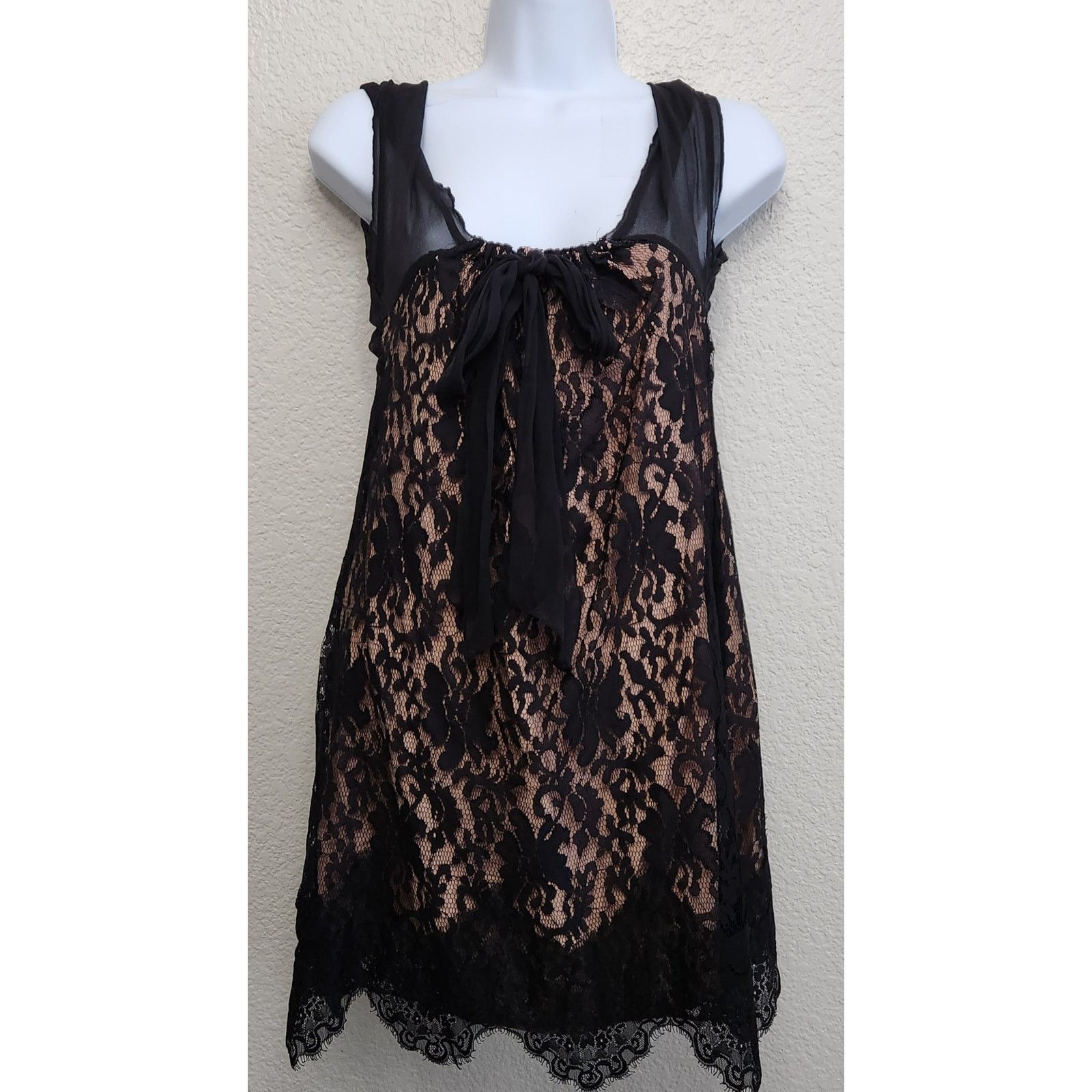 Other Forever 21 Black Lace Overlay Mini Dress Small Backless Size S / US 4 / IT 40 - 1 Thumbnail