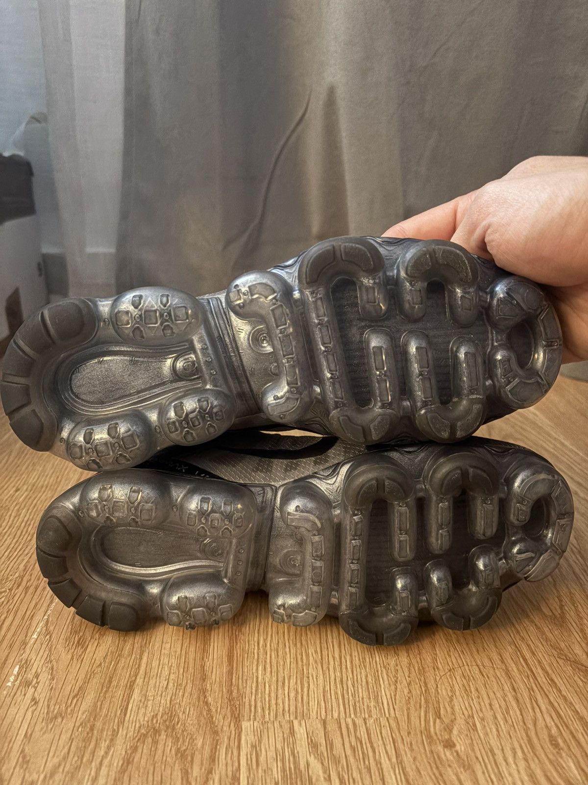 Nike Nike Air VaporMax 2019 Triple Black Size US 7 / IT 37 - 6 Thumbnail