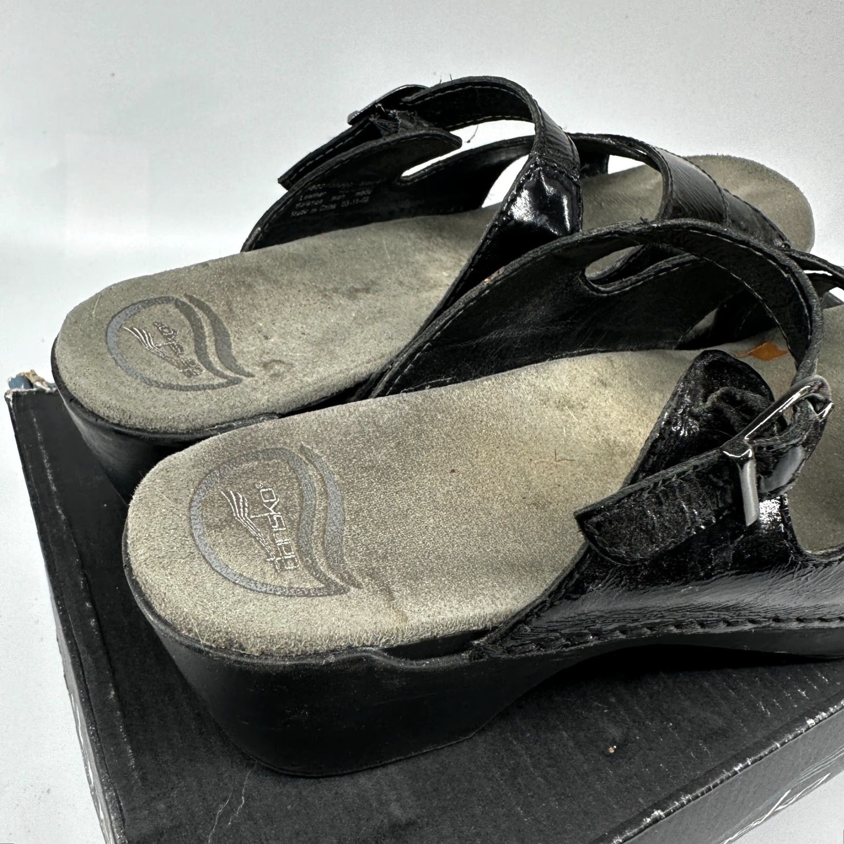 Dansko Dansko Sandal Black Women's Size 40 Criss-Cross Strap Leather Slip On Slide Shoes Womens Shoes Leather Slip On Comfort Casual Wedge All Season Size US 8 / IT 38 - 6 Thumbnail