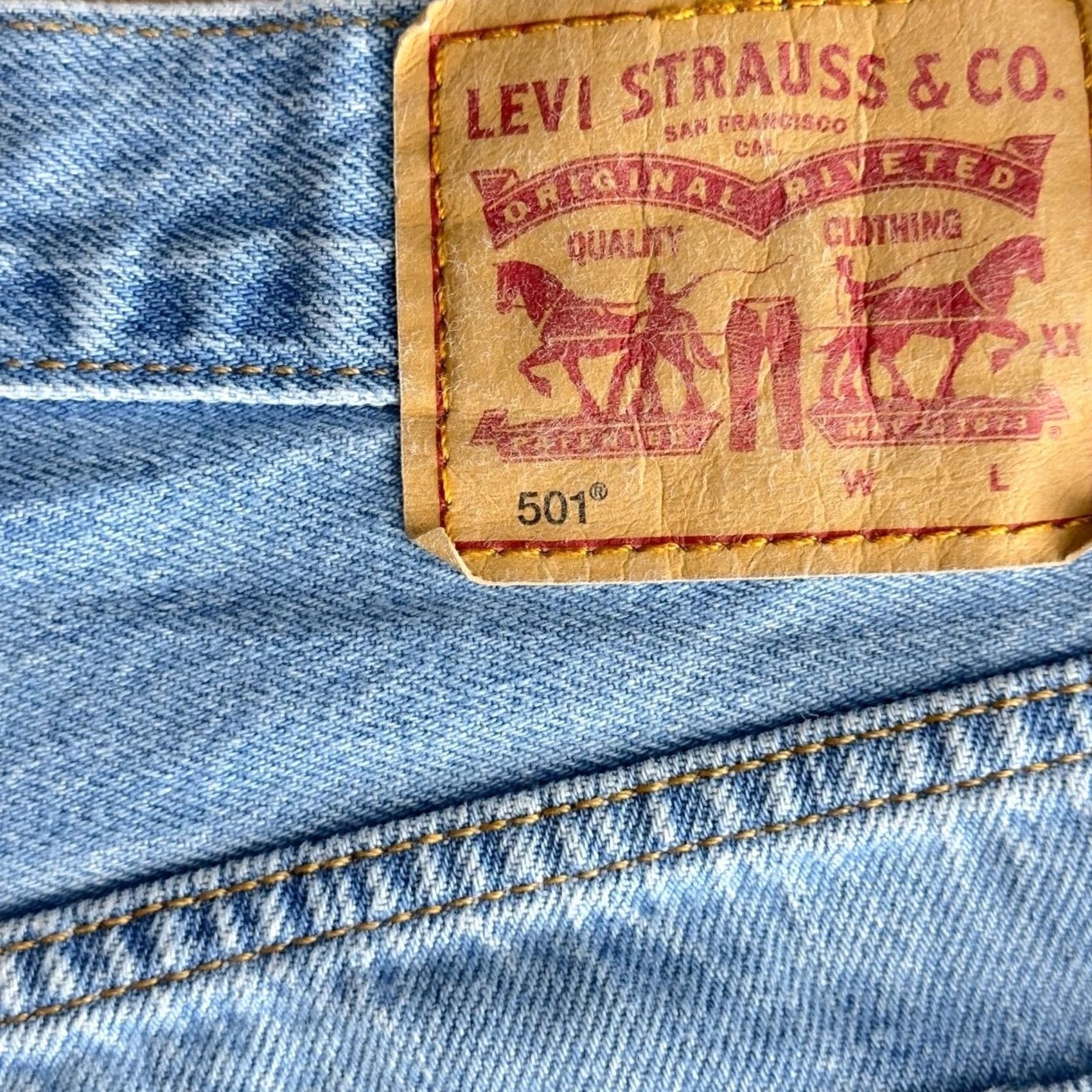 Levi's VINTAGE Levi's 501 Shorts Denim Distressed Light Wash Women's Size W32 Size 24" / US 00 / IT 34 - 4 Thumbnail