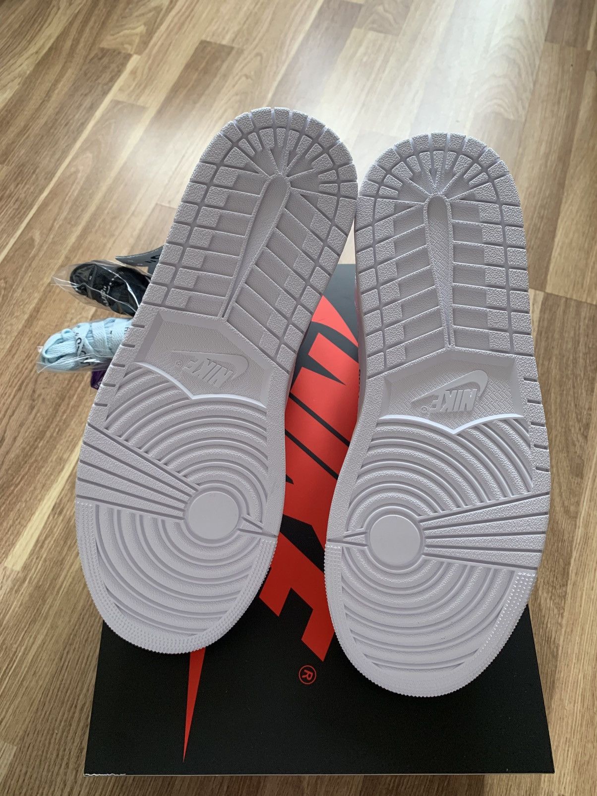 Nike × Off-White Jordan 1 Retro Virgil Abloh Alaska Size US 11 / EU 44 - 5 Thumbnail