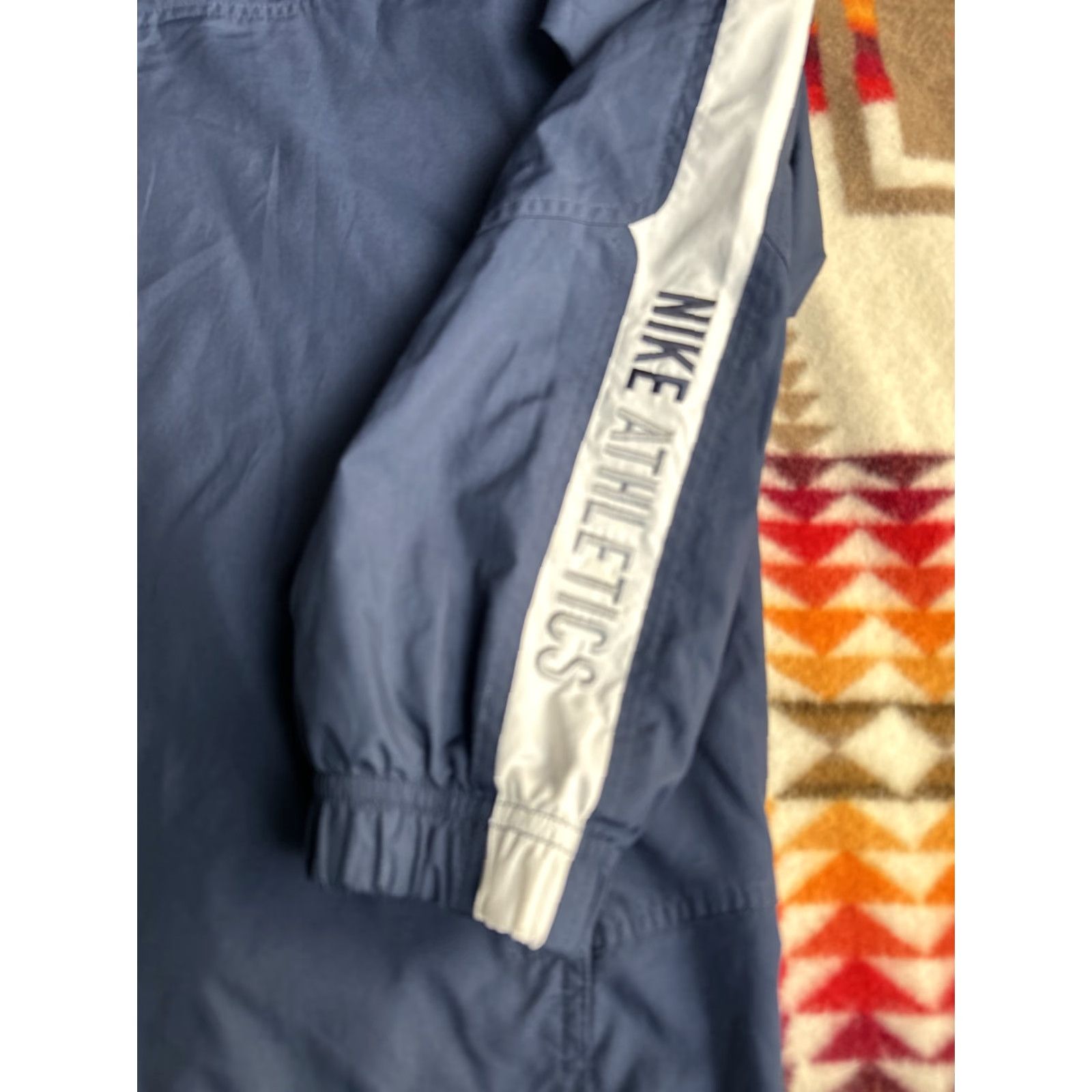 Nike VINTAGE Nike Athletics Windbreaker Anorak Jacket Mens L Navy Blue White Size US L / EU 52-54 / 3 - 2 Thumbnail