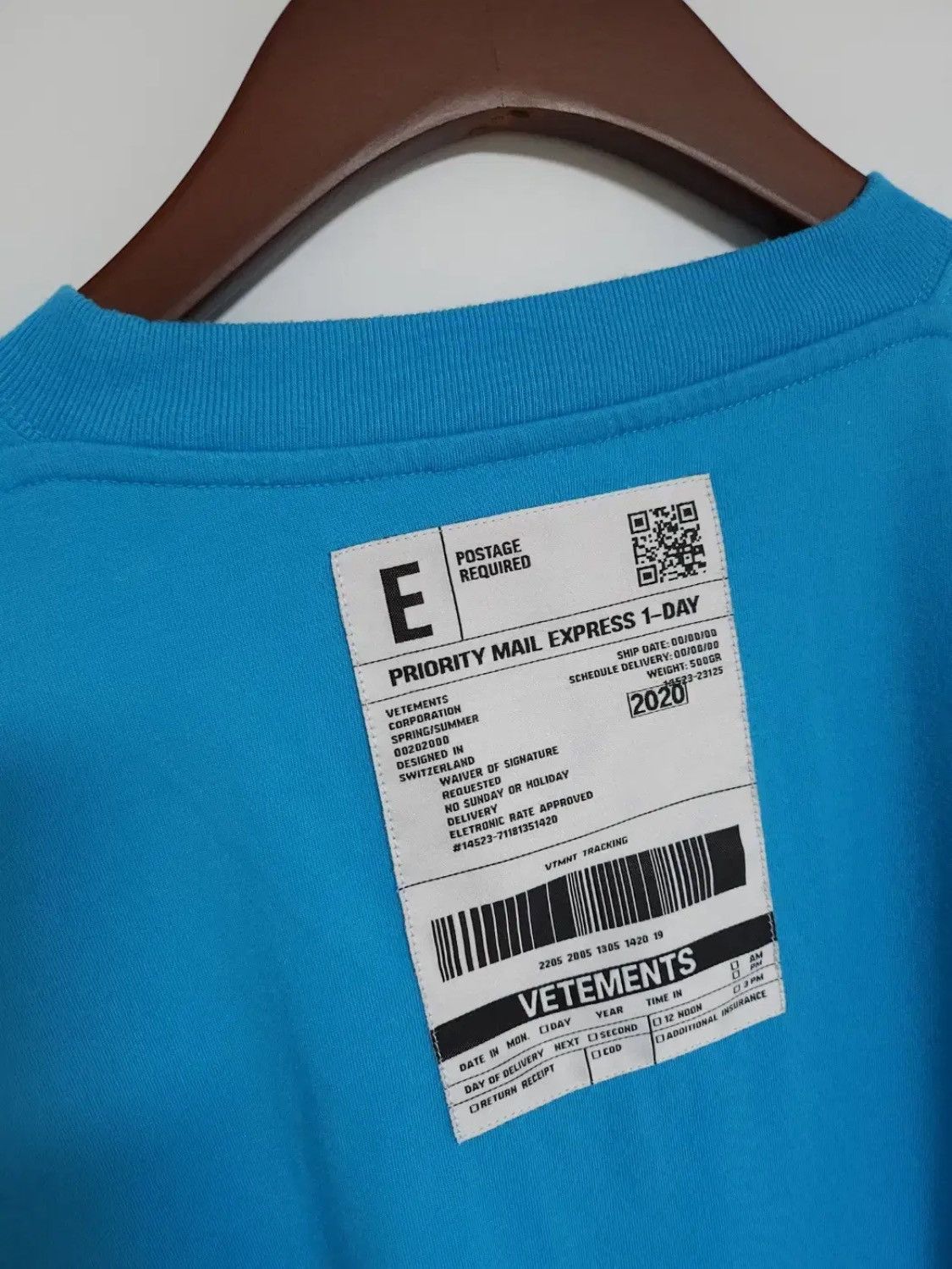 Vetements Vetements Postage Priority Mail T-Shirt Size US M / EU 48-50 / 2 - 5 Thumbnail