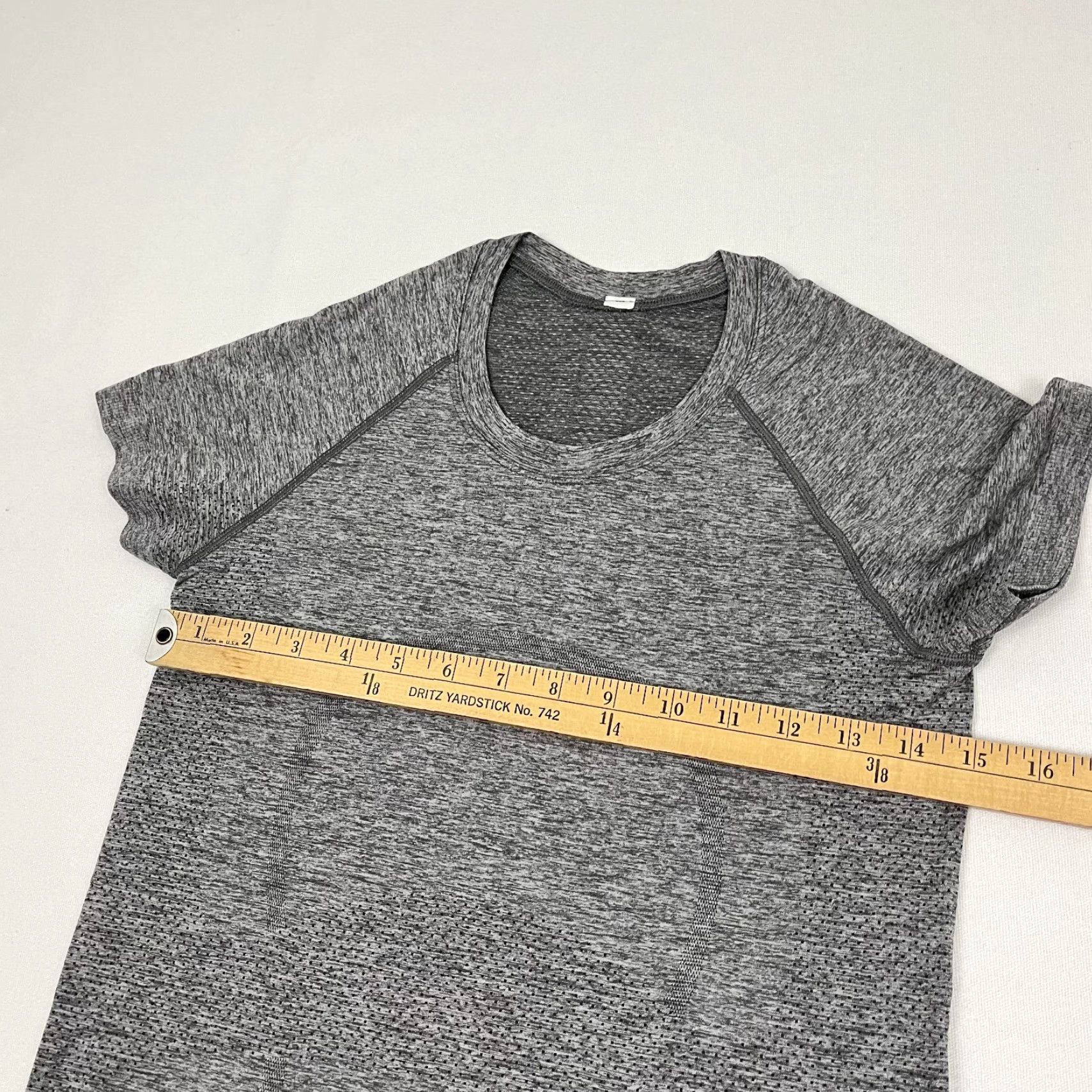Lululemon Lululemon Swiftly Tech Shirt Size 6 Gray Active Fitness Gym Short Sleeve Sports Womens Size M / US 6-8 / IT 42-44 - 6 Thumbnail