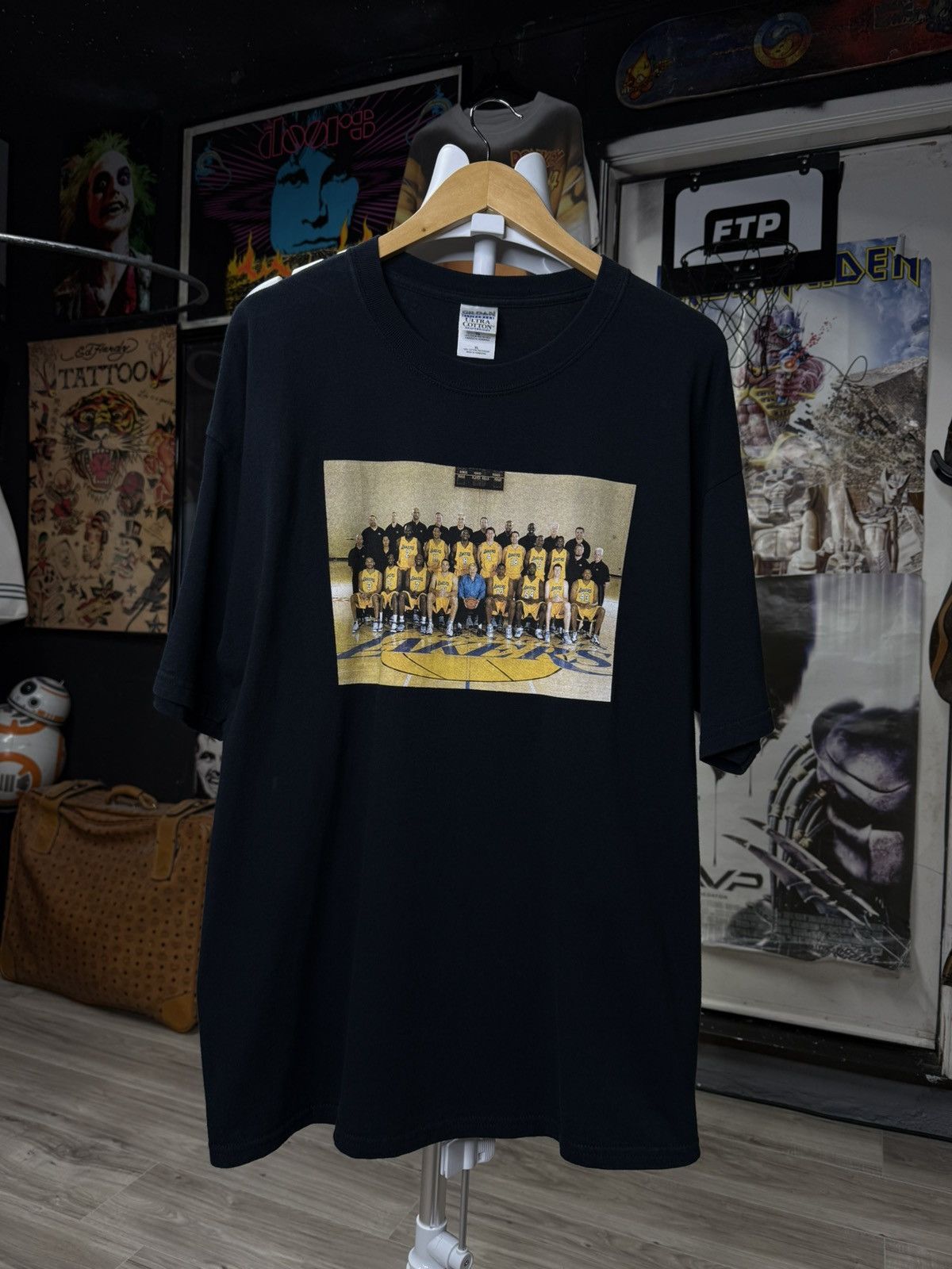 NBA 00’ Vintage Lakers Team Kobe Tee Shirt XLarge Size US XL / EU 56 / 4 - 1 Thumbnail