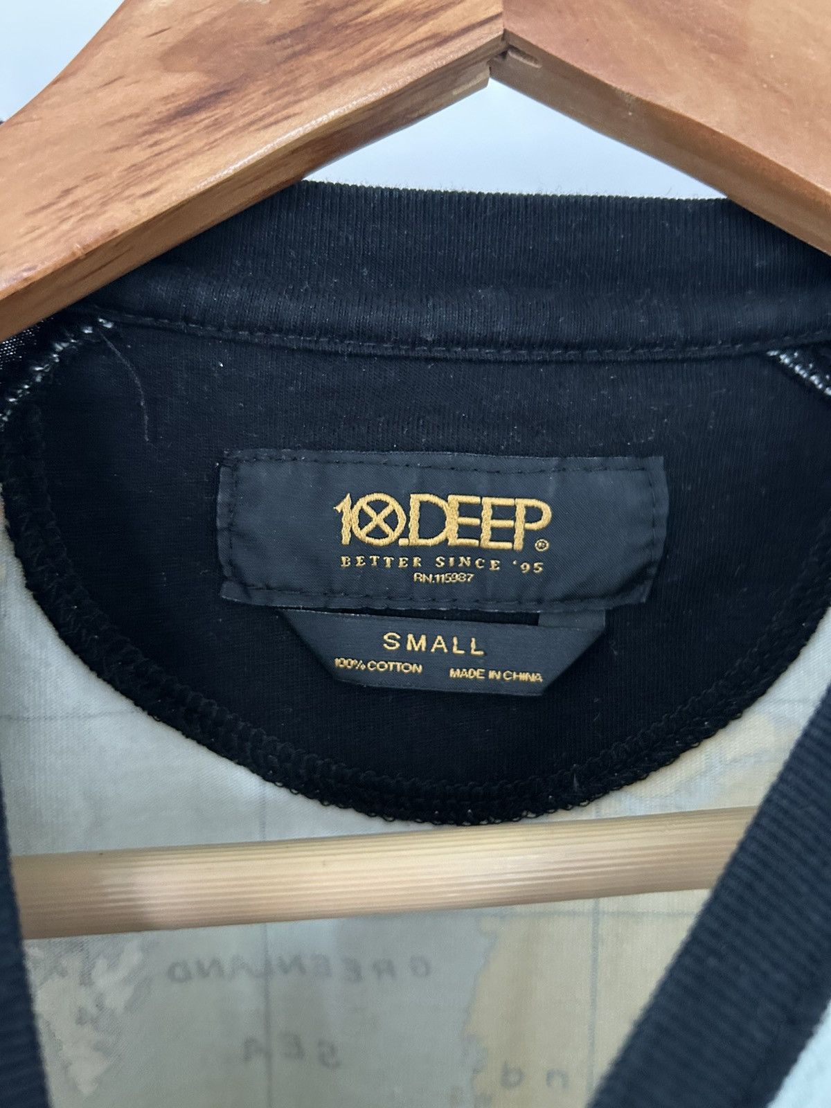 10 Deep 10 deep world baseball ls Size US S / EU 44-46 / 1 - 2 Thumbnail