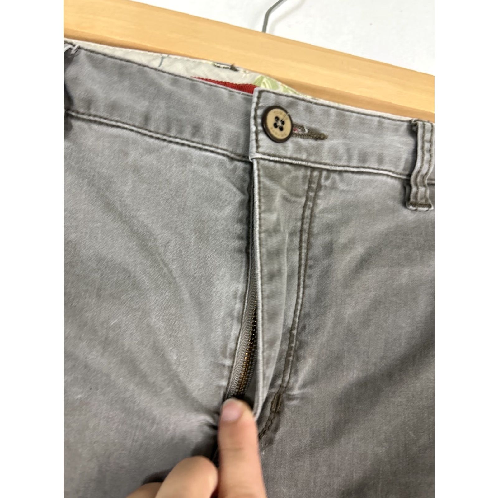 Tommy Bahama Tommy Bahama Mens Gray Shorts Chino Cotton Blend 33 Regular 9.5 33x9.5 Mens Fashion Size US 33 - 6 Thumbnail