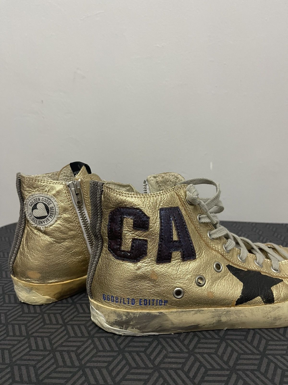 Golden Goose GOLD FRANCY GOLDEN GOOSE ITALY Size US 10 / IT 40 - 4 Thumbnail