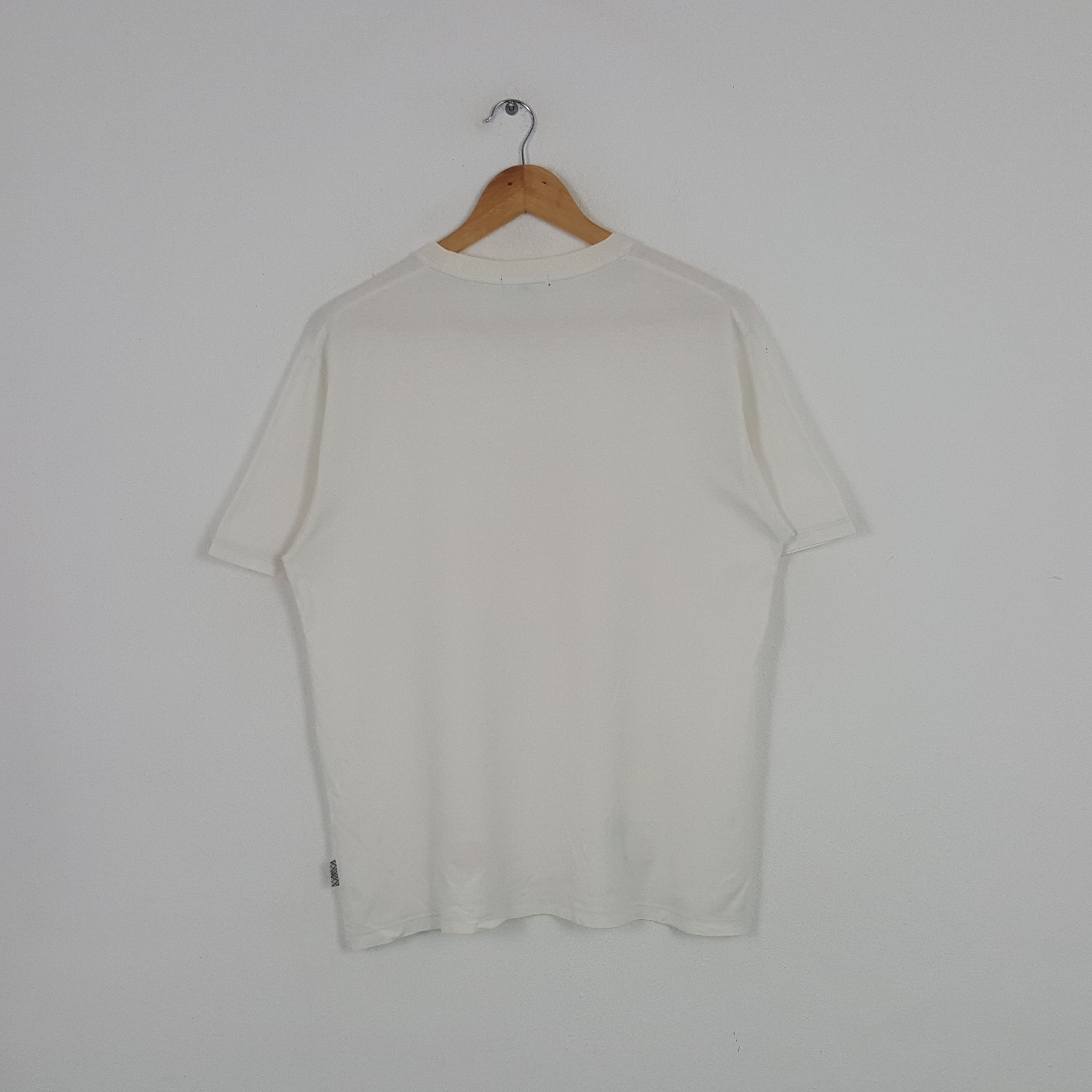 Burberry × Vintage Vintage Burberry London Luxury Brand Tshirt Size US L / EU 52-54 / 3 - 3 Thumbnail
