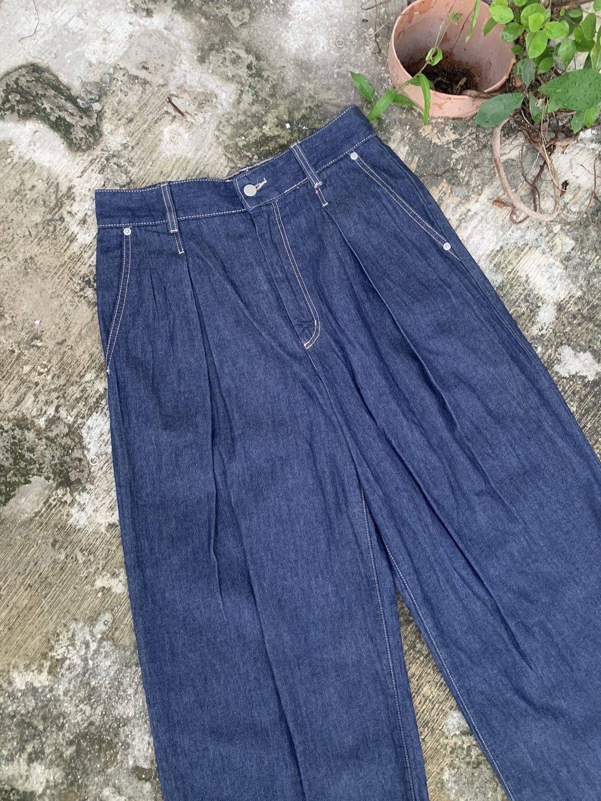GU × Undercover Steal 🔥 Gu baggy jeans stretchable waist 30”-34” Size 33" - 4 Thumbnail
