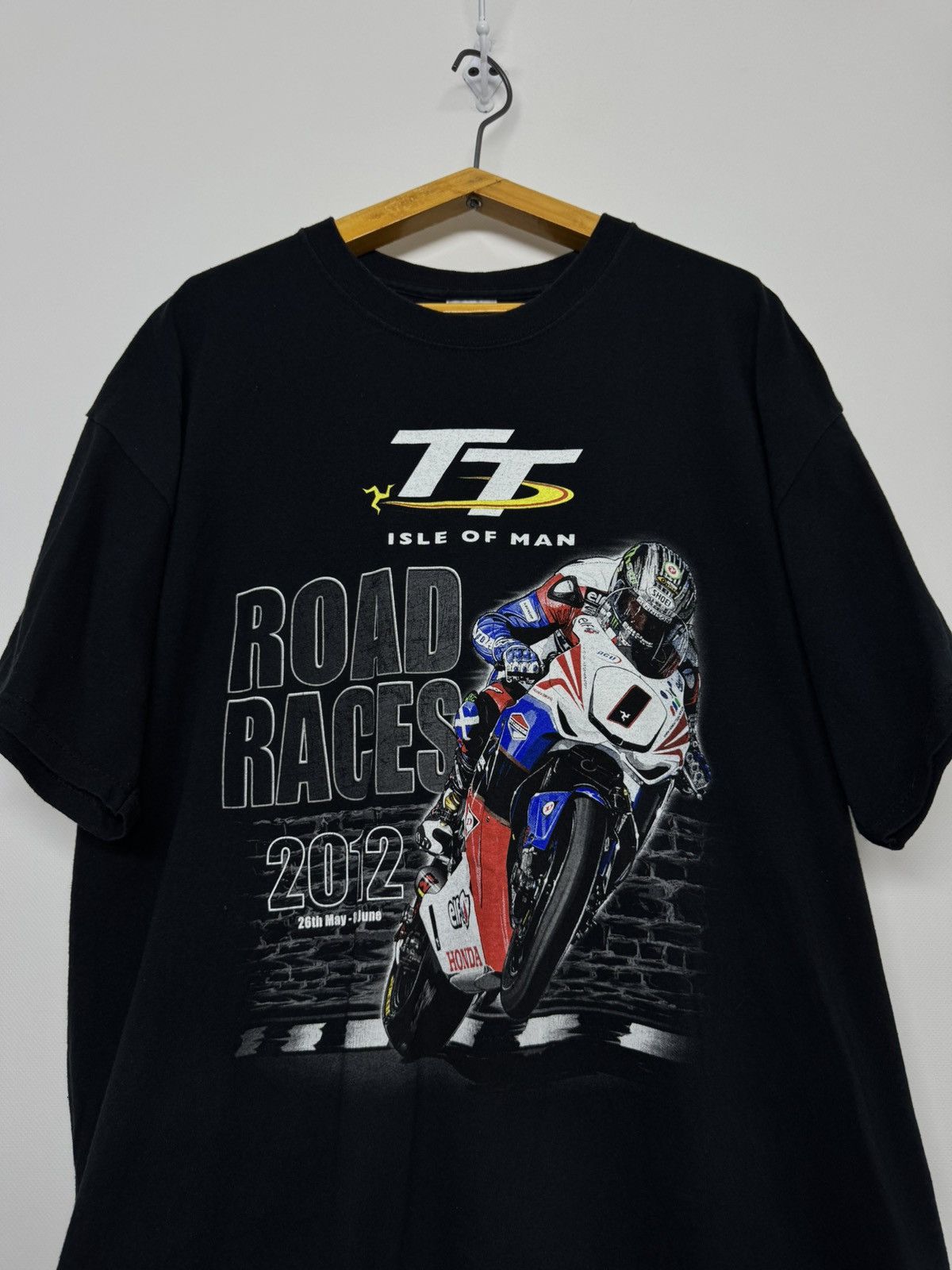 Fruit Of The Loom Vintage Y2k 2012 Isle of Man TT Moto Racing T-shirt Size US XL / EU 56 / 4 - 2 Thumbnail