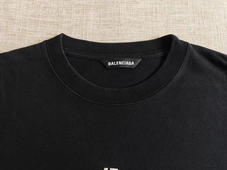 Balenciaga Balenciaga T-shirt Size US S / EU 44-46 / 1 - 5 Thumbnail