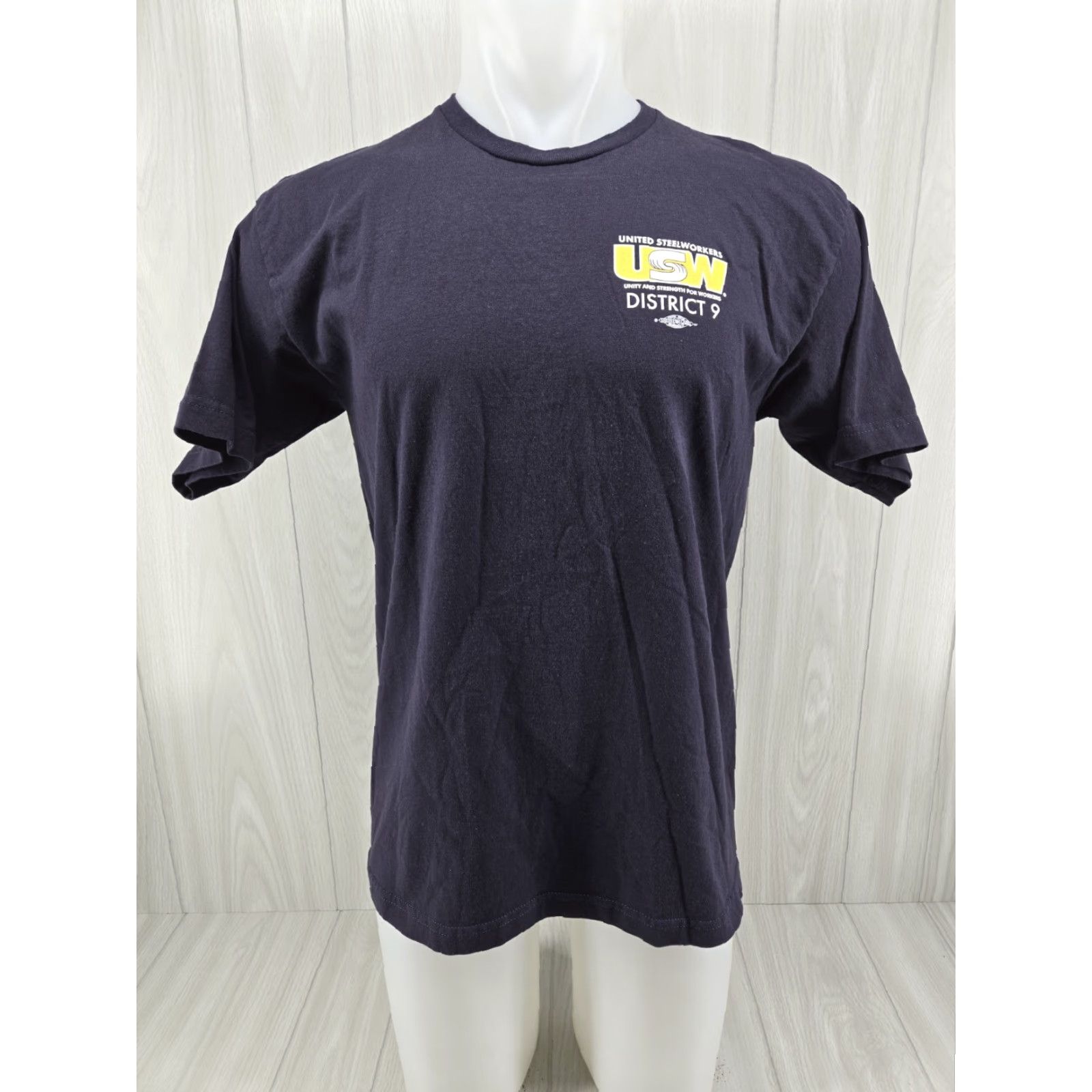 Vintage USW United Steelworkers Labor Union District 9 T Shirt Large Blue Men Shirt, Short Sleeve Crew Neck Cotton Bayside, Union Graphic, 80s? Size US L / EU 52-54 / 3 - 2 Thumbnail