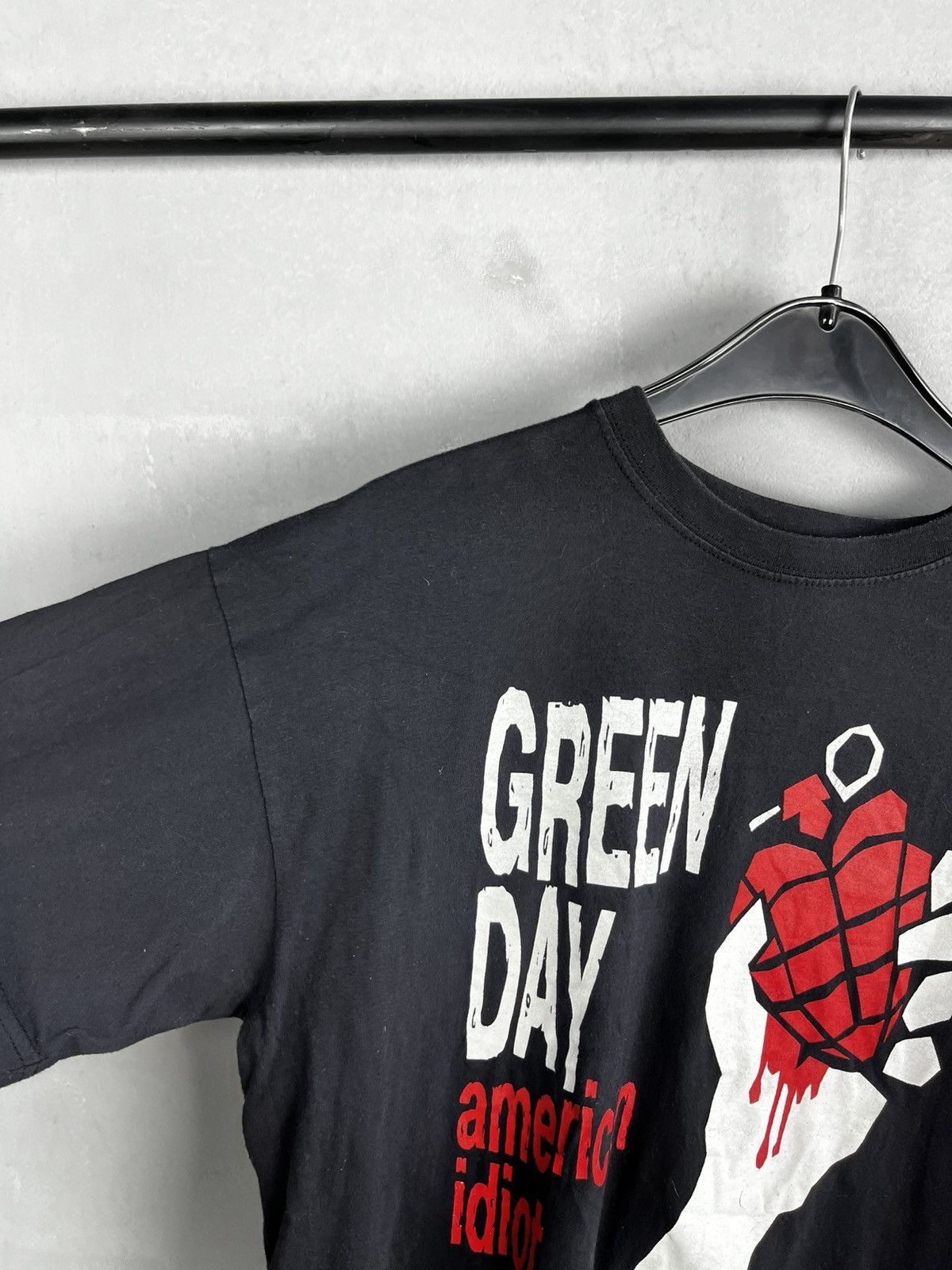 Band Tees Vintage Green Day American Idiot Distressed Band Tee Size US S / EU 44-46 / 1 - 6 Thumbnail