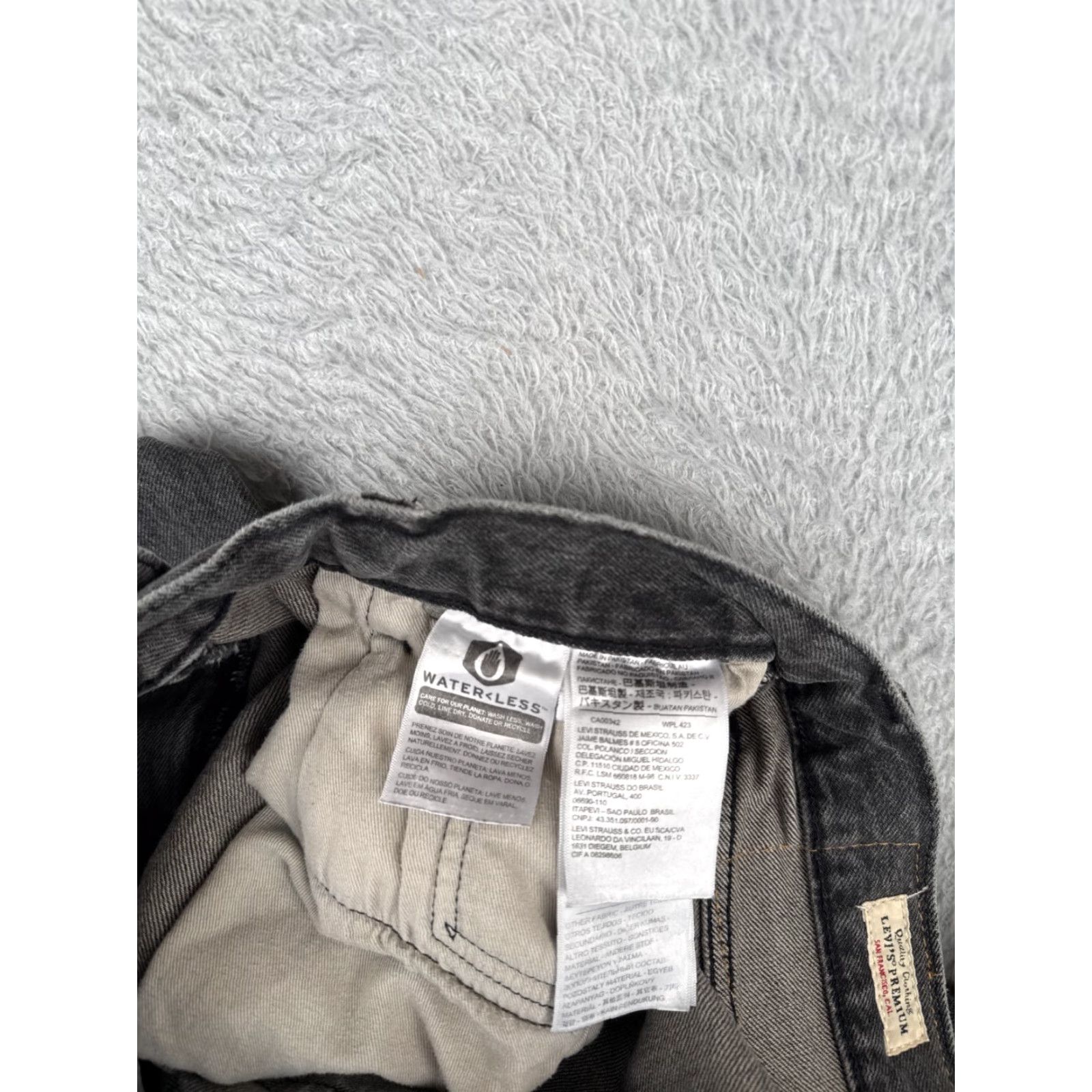 Levi's Levi's Jeans Men 34 Black Distressed 5-Pocket Straight Den­im Regular 32x32 Vintage No 512 Retro Jeans Size US 34 / EU 50 - 7 Thumbnail