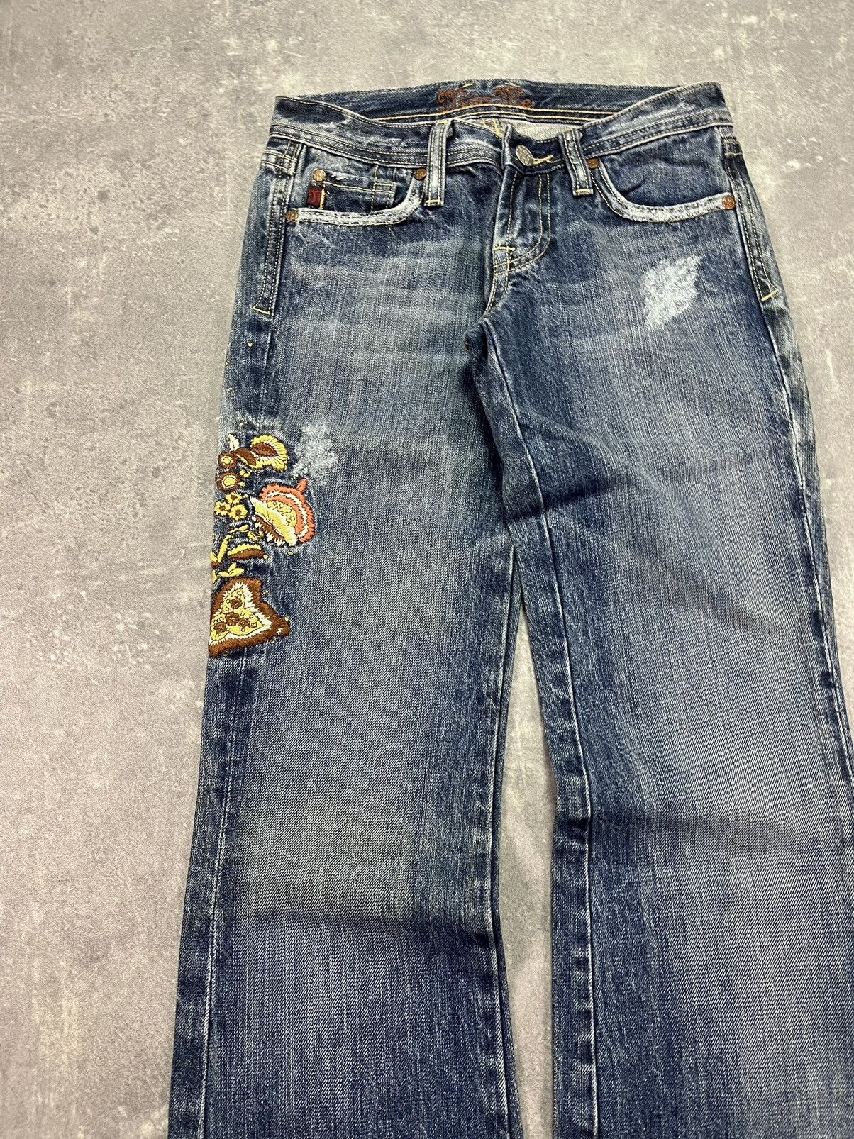 Miss Me Miss Me Vintage Embroidered Flowers Flared Bootcut Denim 25 Size 25" / US 0 / IT 36 - 3 Thumbnail