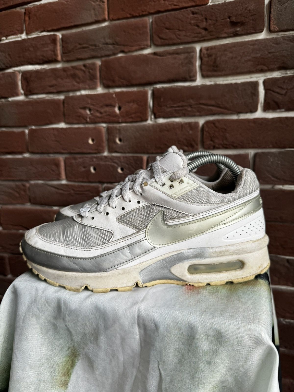 Nike Nike Air Max Classic Bw Vintage Y2k 2011 Silver Hype Kicks Size US 7 / EU 40 - 2 Thumbnail