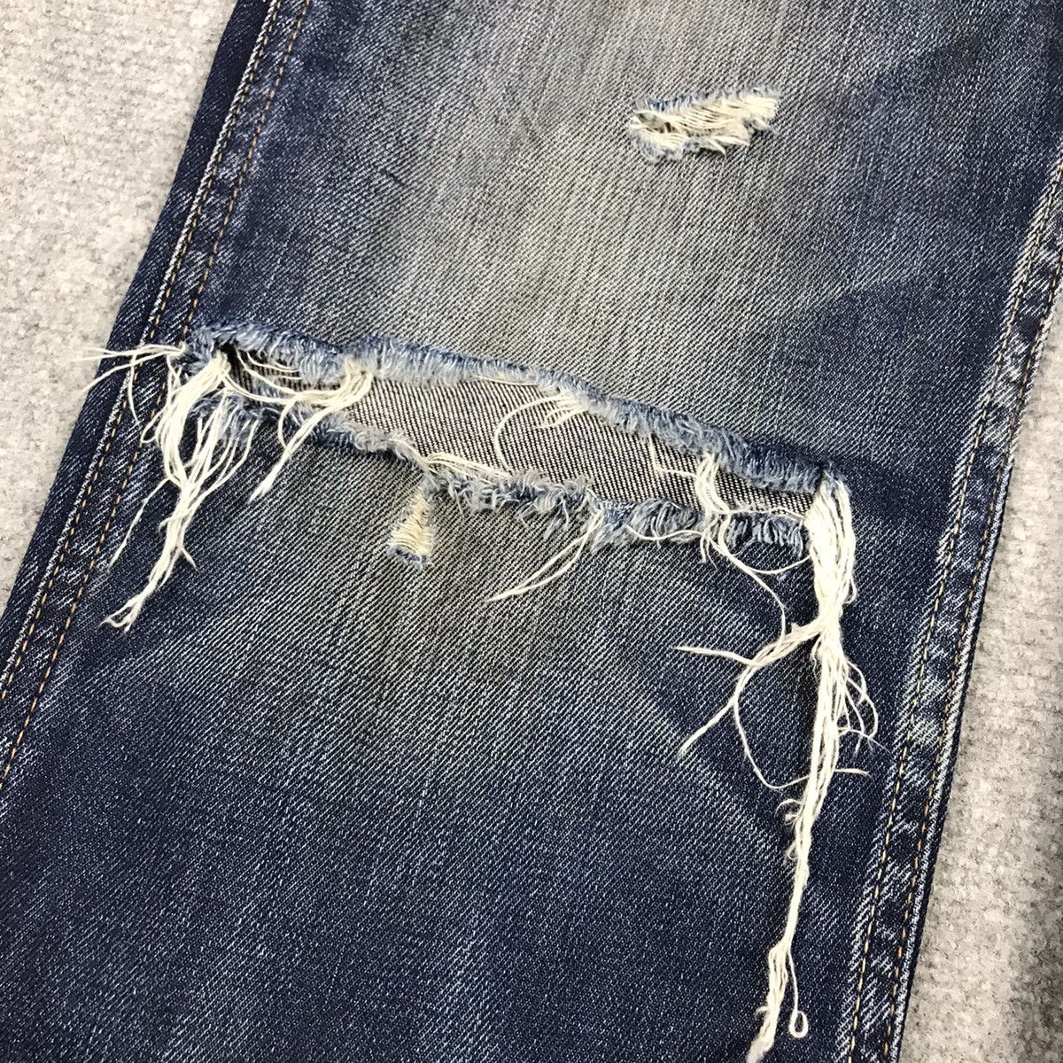 If Six Was Nine × Le Grande Bleu (L.G.B.) DISTRESSED DENIM BACK NUMBER JAPAN BLUE JEANS PANTS Size US 30 / EU 46 - 7 Thumbnail