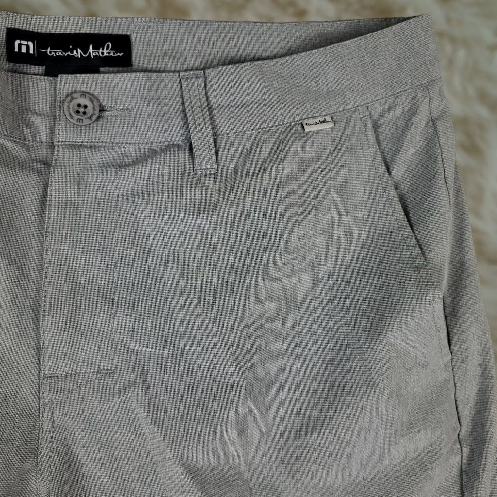 TravisMathew Travis Mathew Shorts Mens 34 Gray Golf Flat Front Slash Pocket Chino Regular Waist 34 Vintage No Size US 34 / EU 50 - 1 Thumbnail